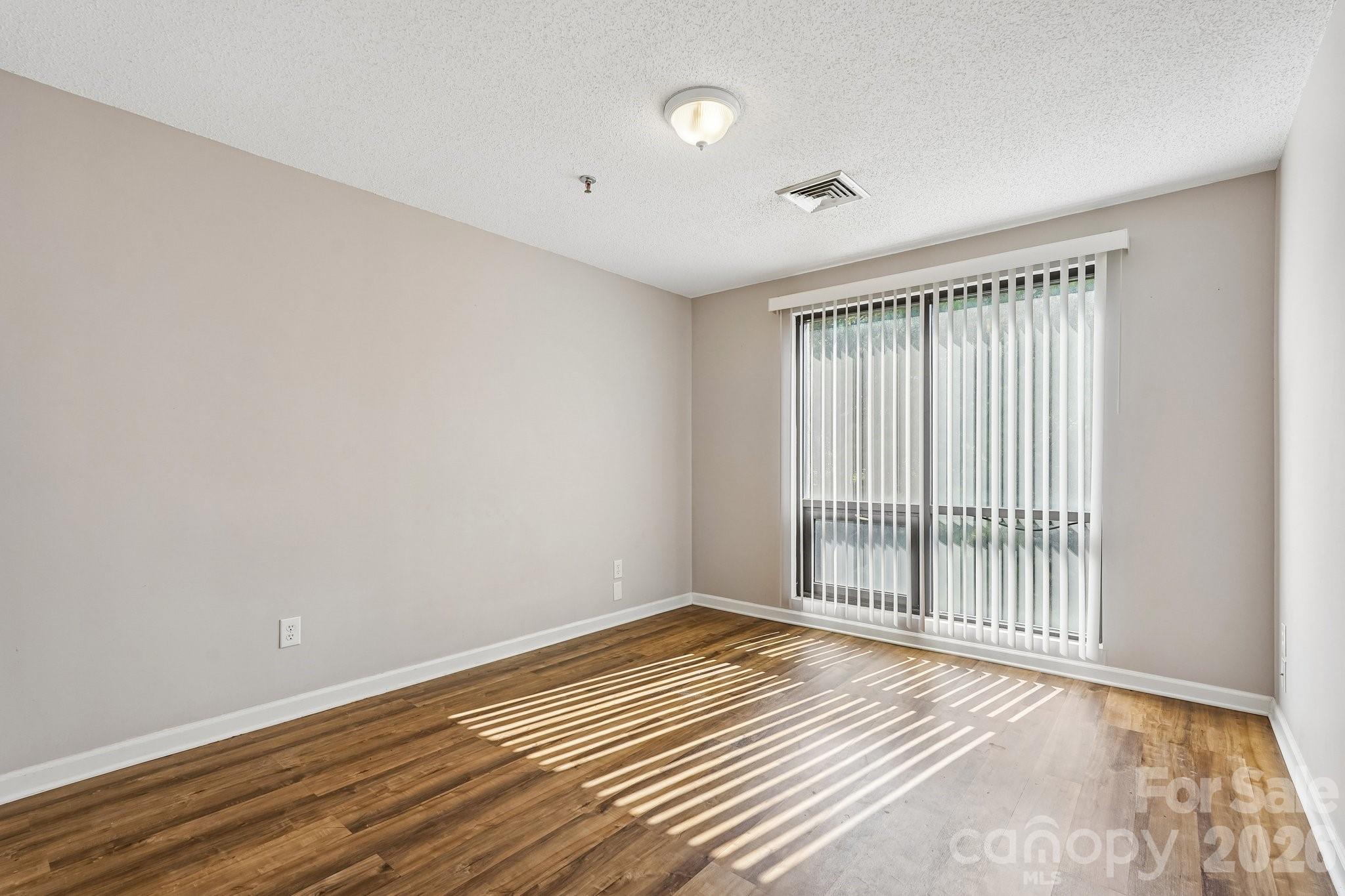 211 Heritage Boulevard 507 Property Photo 11