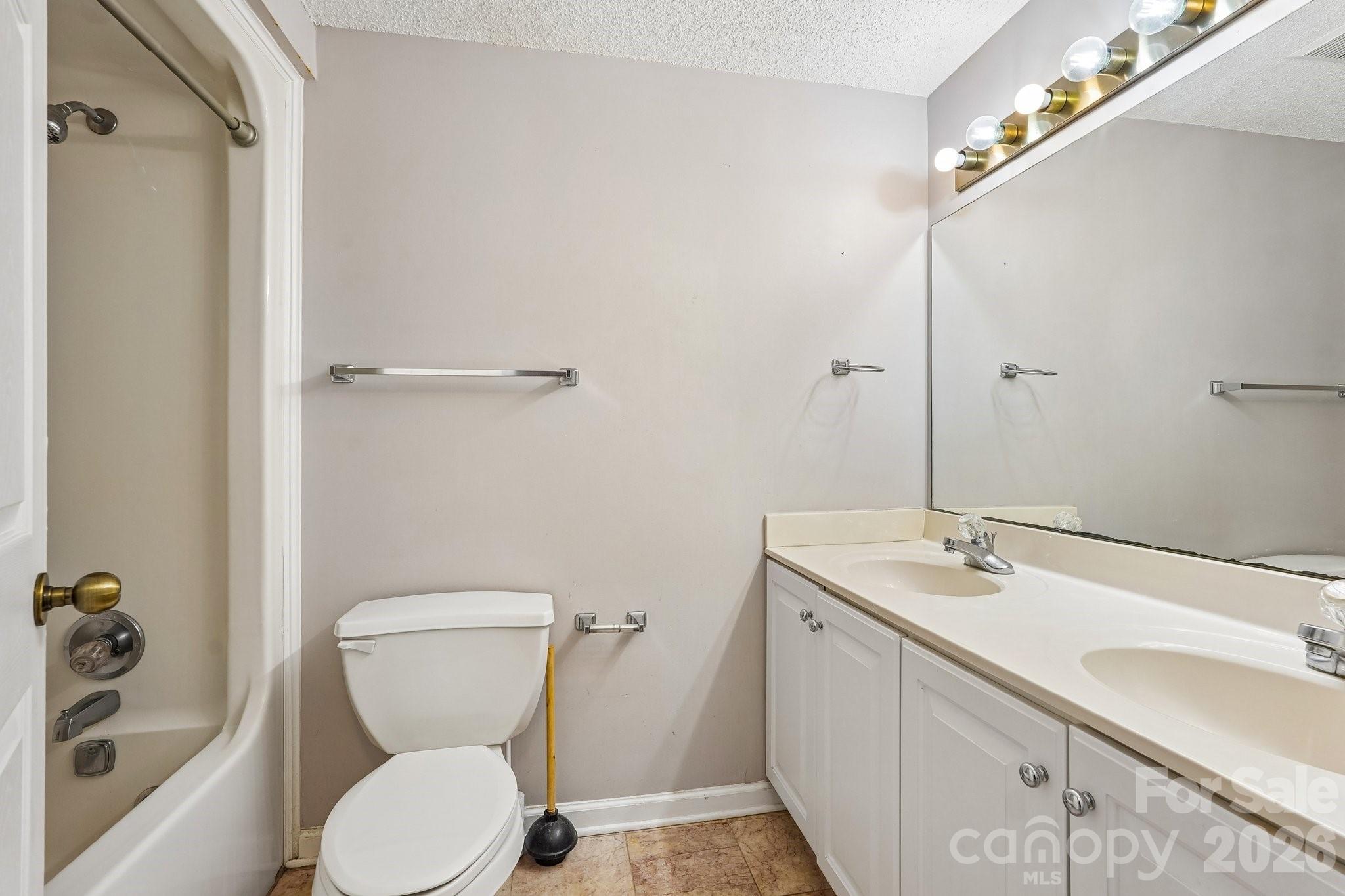 211 Heritage Boulevard 507 Property Photo 15