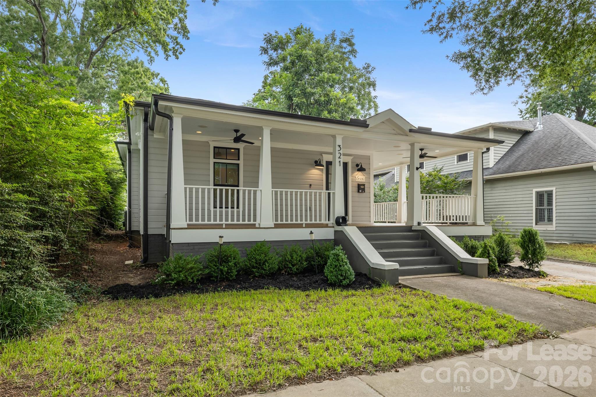 321 E Worthington Avenue Property Photo 2