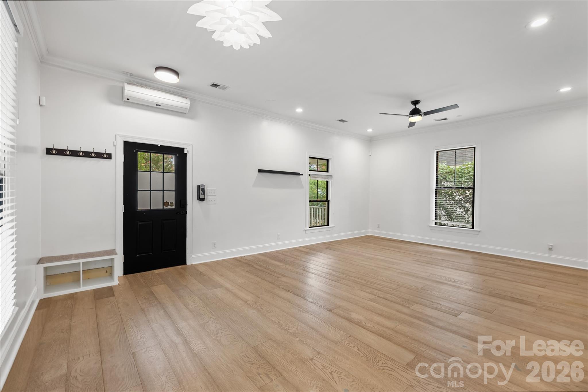 321 E Worthington Avenue Property Photo 6