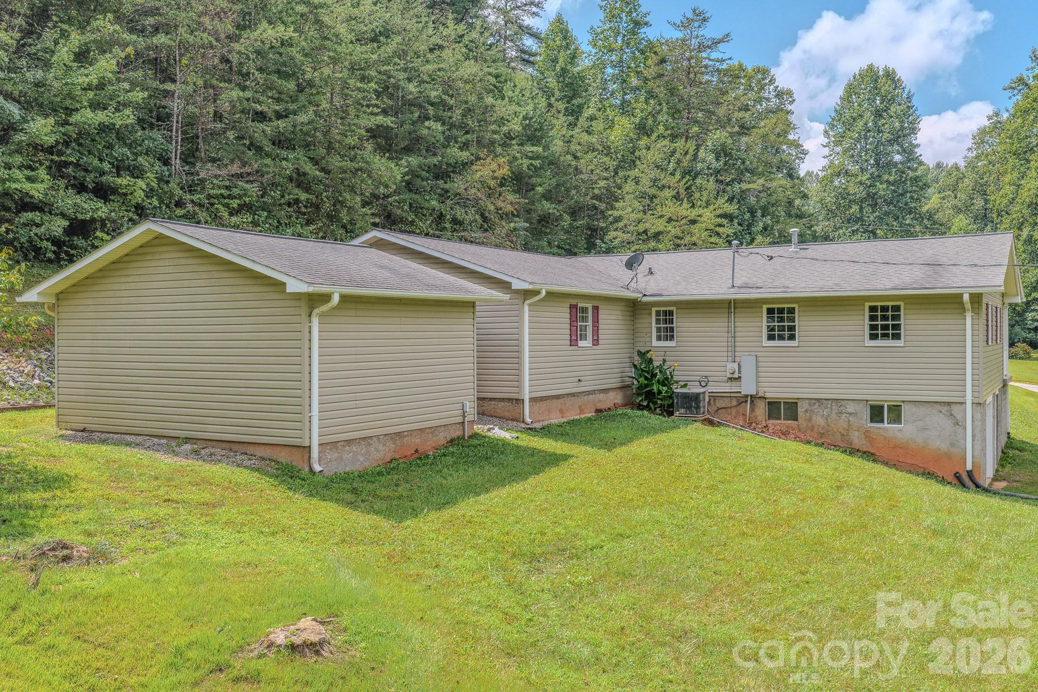 163 Meadowbrook Lane Property Photo 2