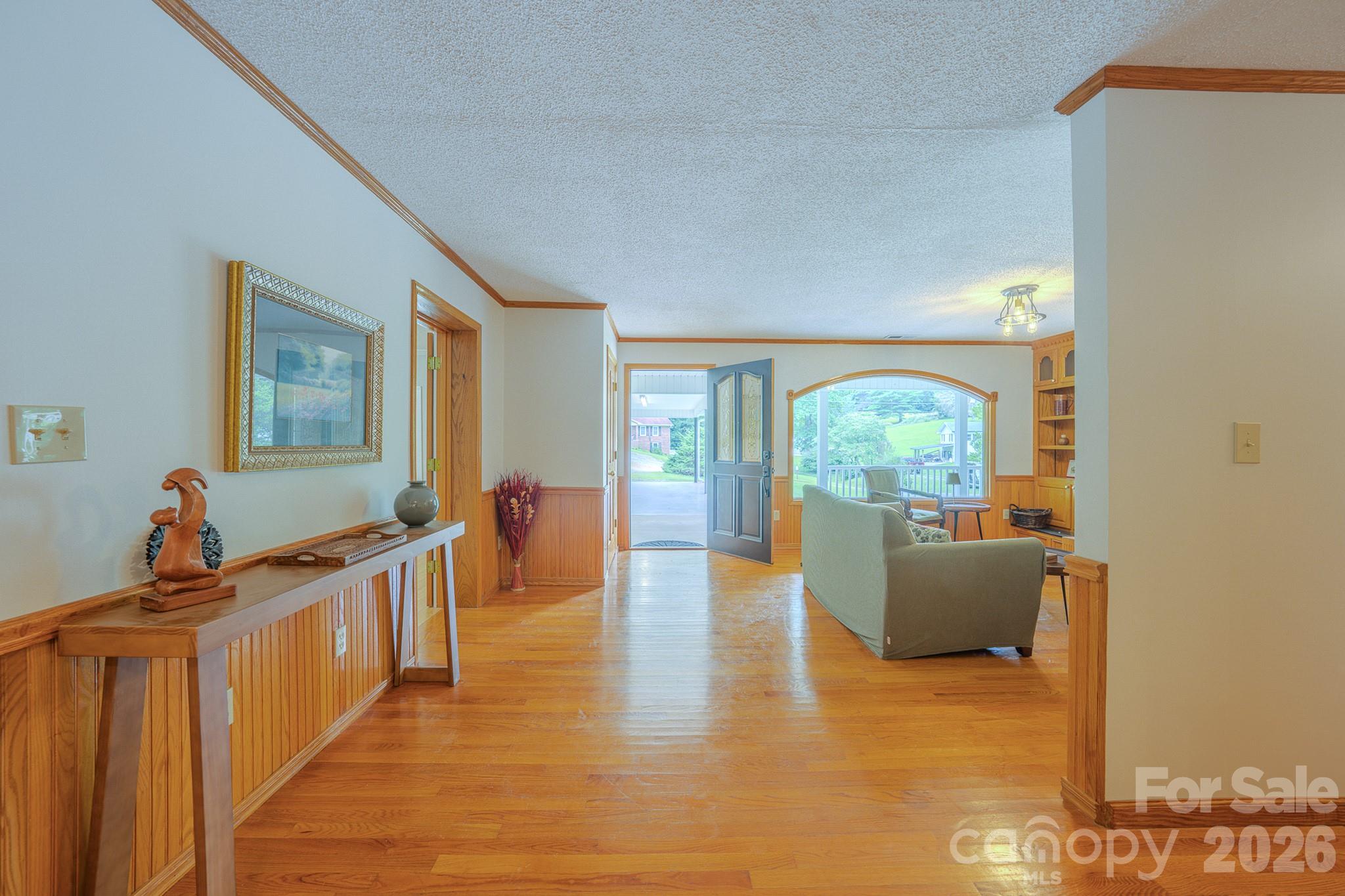 163 Meadowbrook Lane Property Photo 7