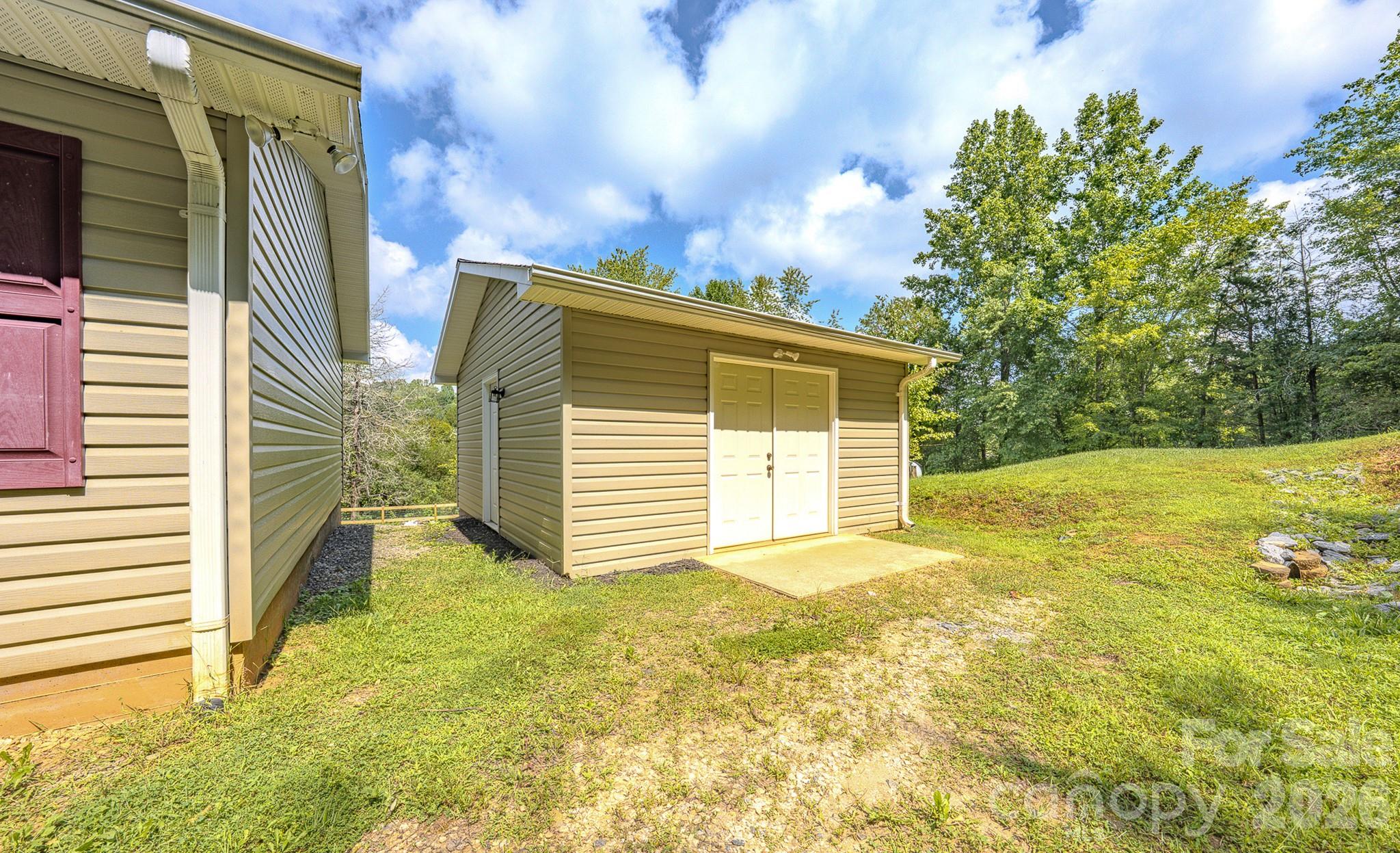 163 Meadowbrook Lane Property Photo 32