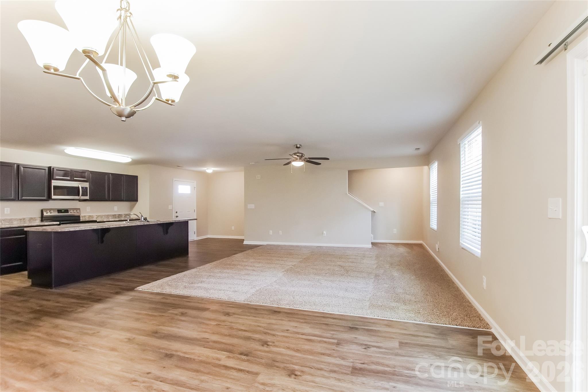 1639 Hooper Court Property Photo 4