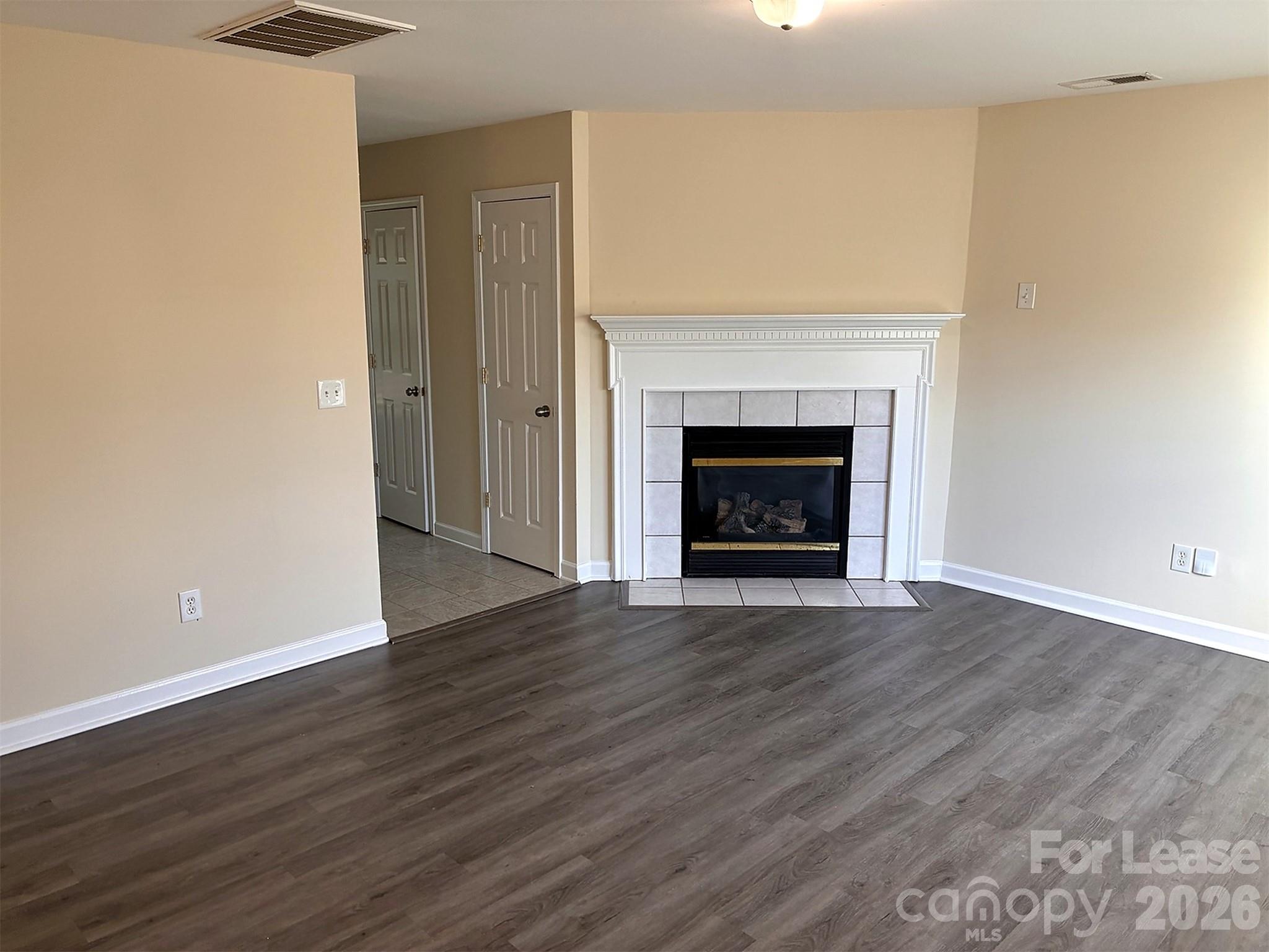10440 Wilson Glen Drive Property Photo 5