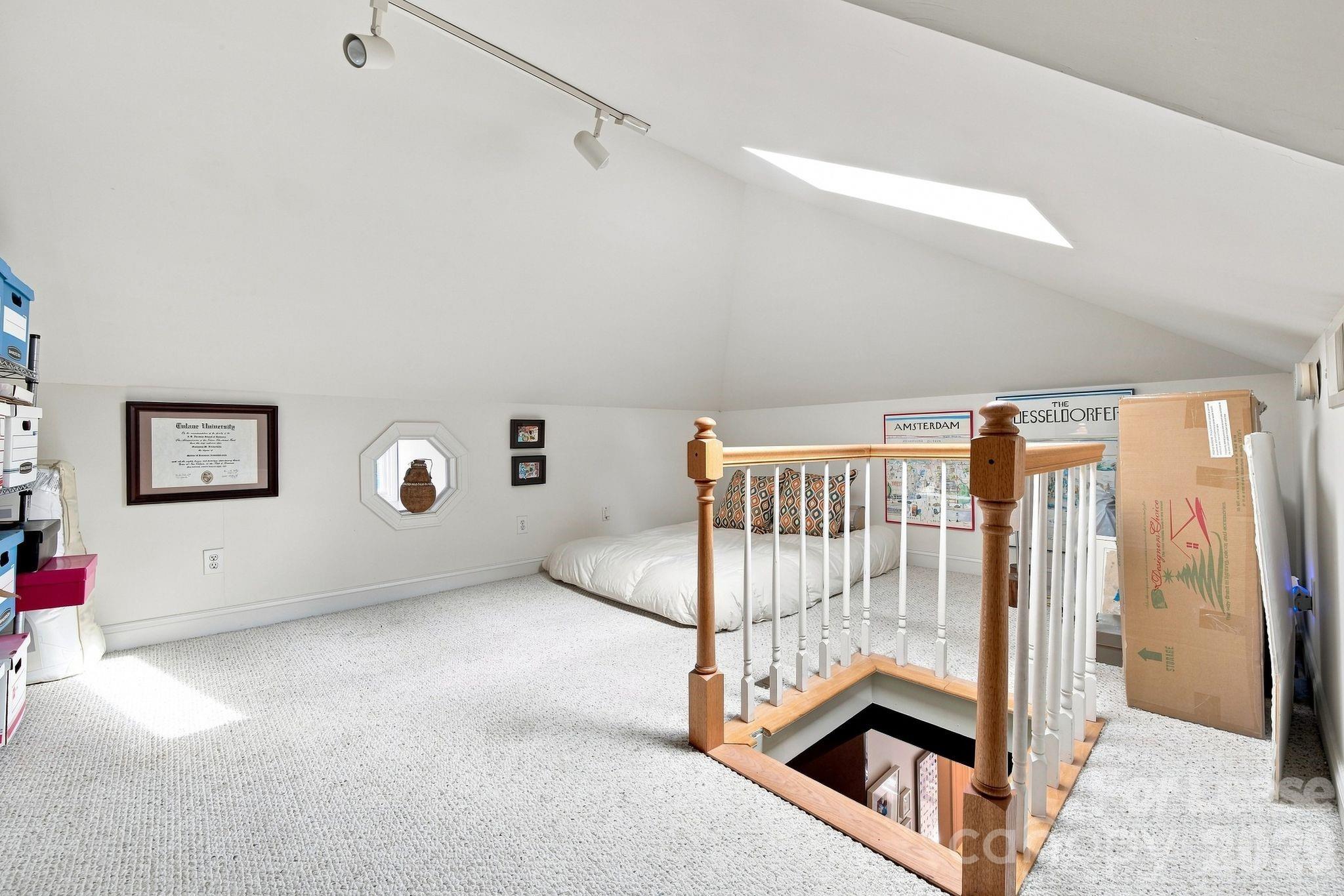 1621 Lyndhurst Avenue Property Photo 26