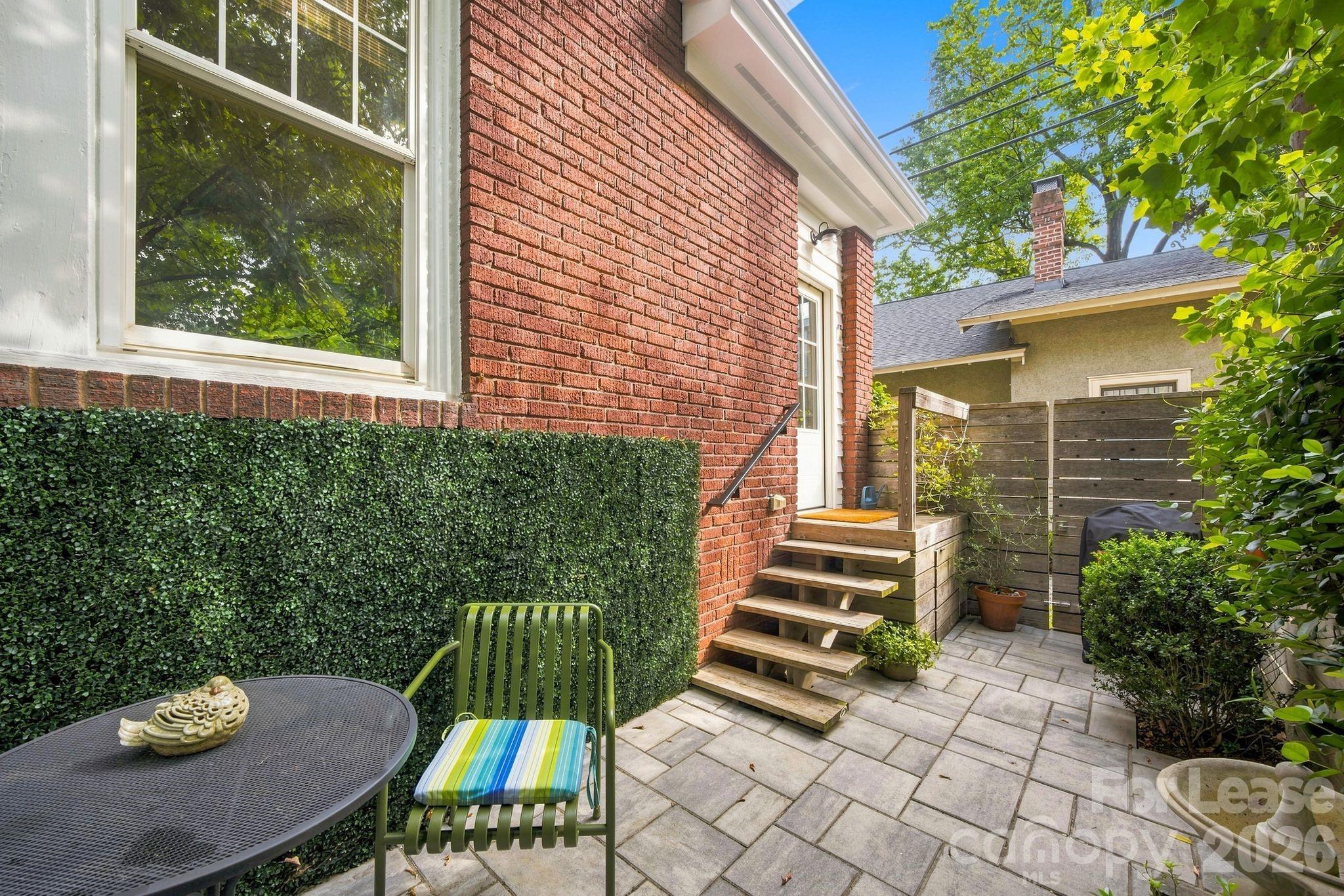 1621 Lyndhurst Avenue Property Photo 29