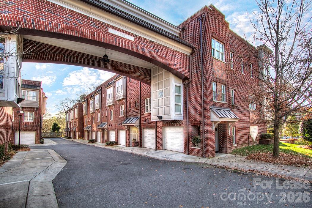 100 N Laurel Avenue 108 Property Photo 1