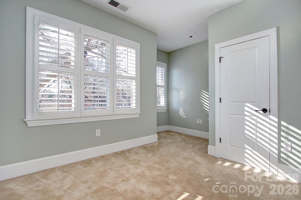 100 N Laurel Avenue 108 Property Photo 6