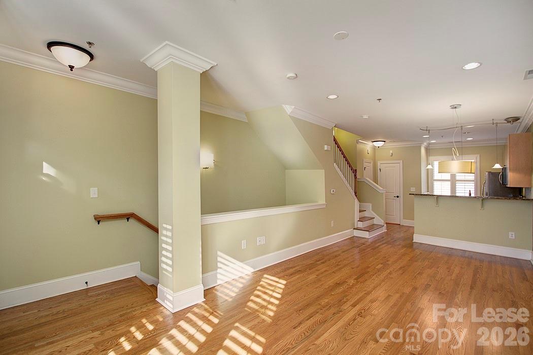 100 N Laurel Avenue 108 Property Photo 14
