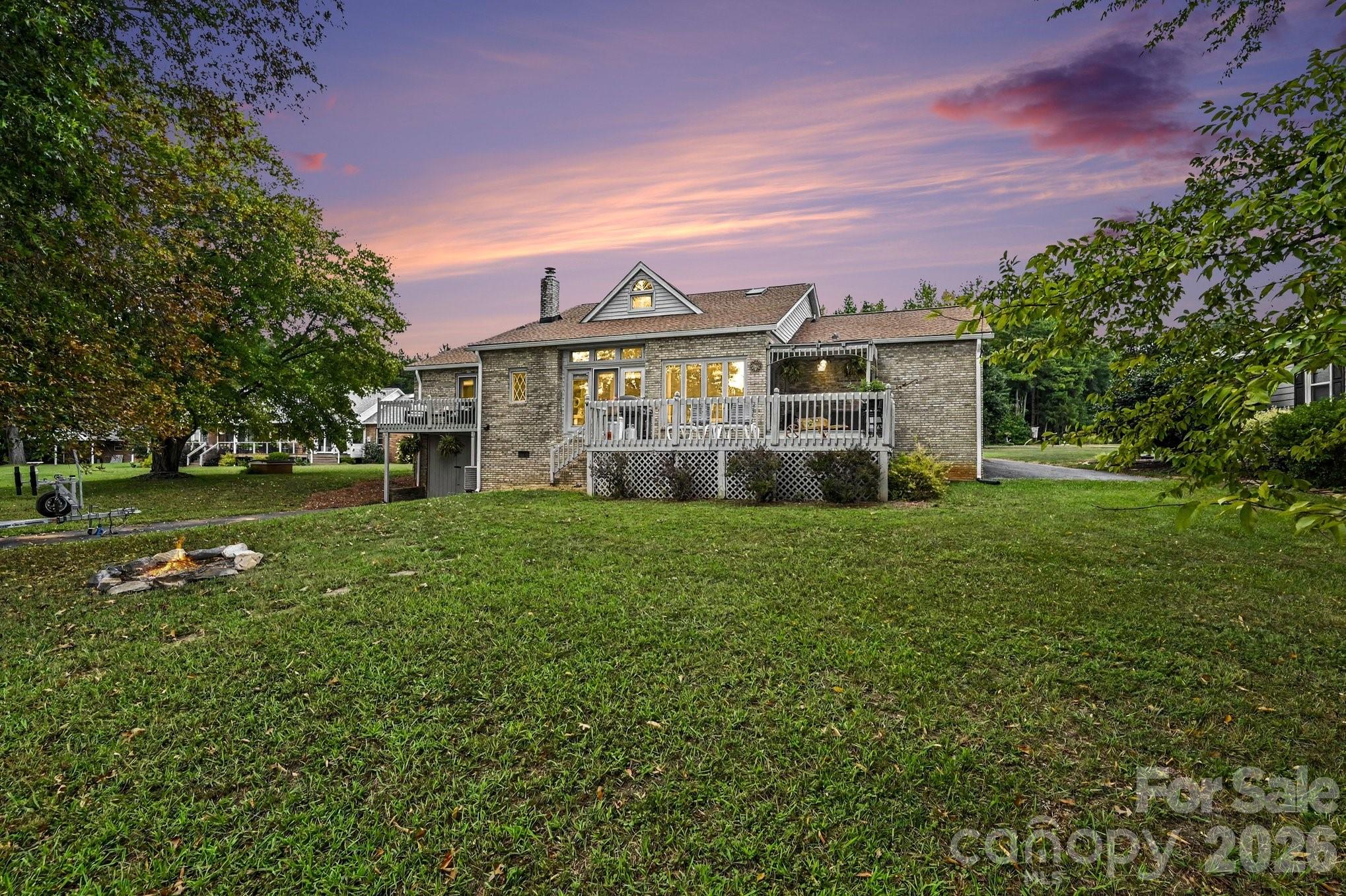 235 Pebble Point Property Photo 2