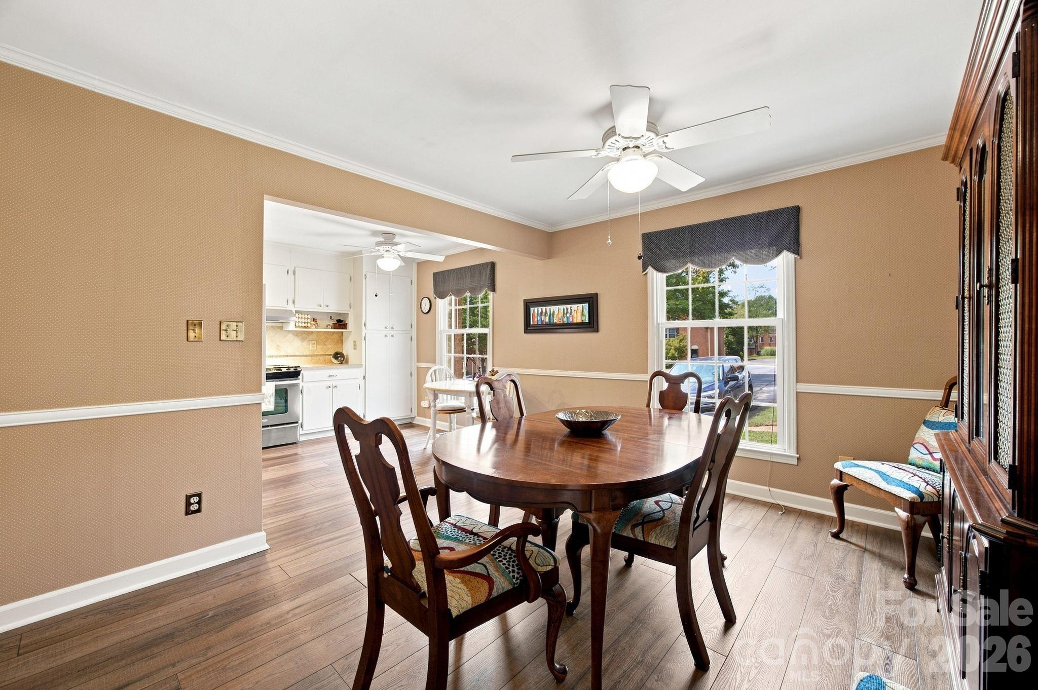 6836 Dumbarton Drive Property Photo 4