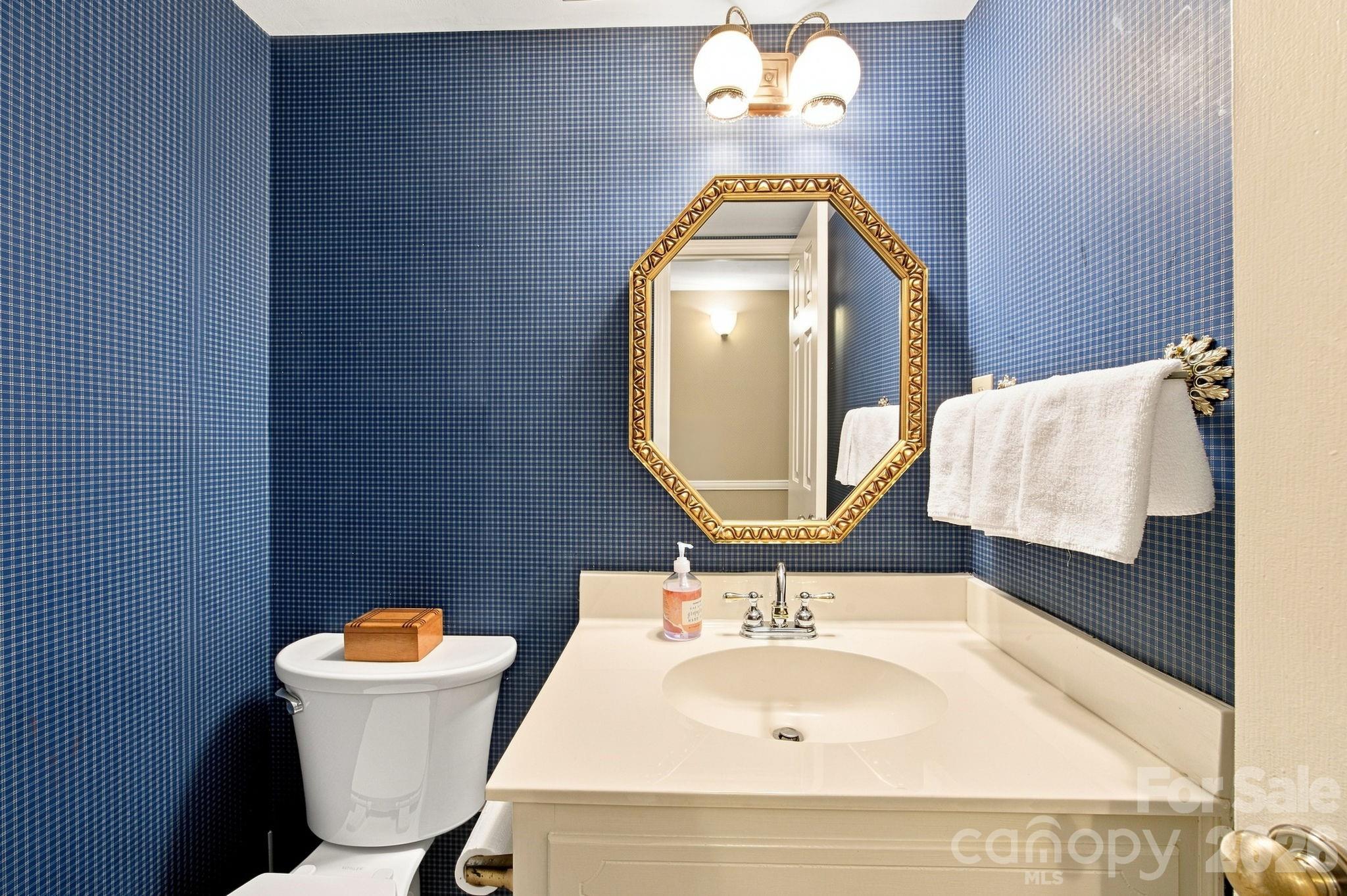 6836 Dumbarton Drive Property Photo 17