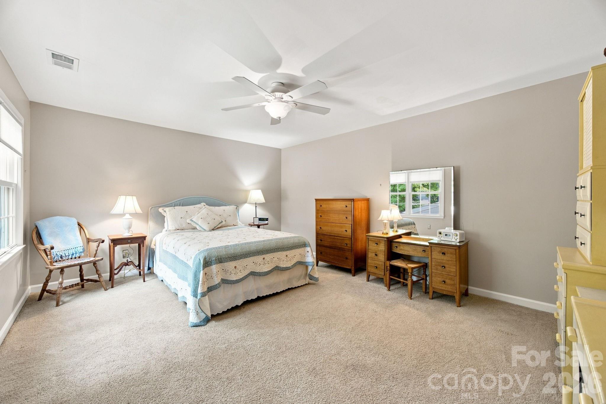 6836 Dumbarton Drive Property Photo 18