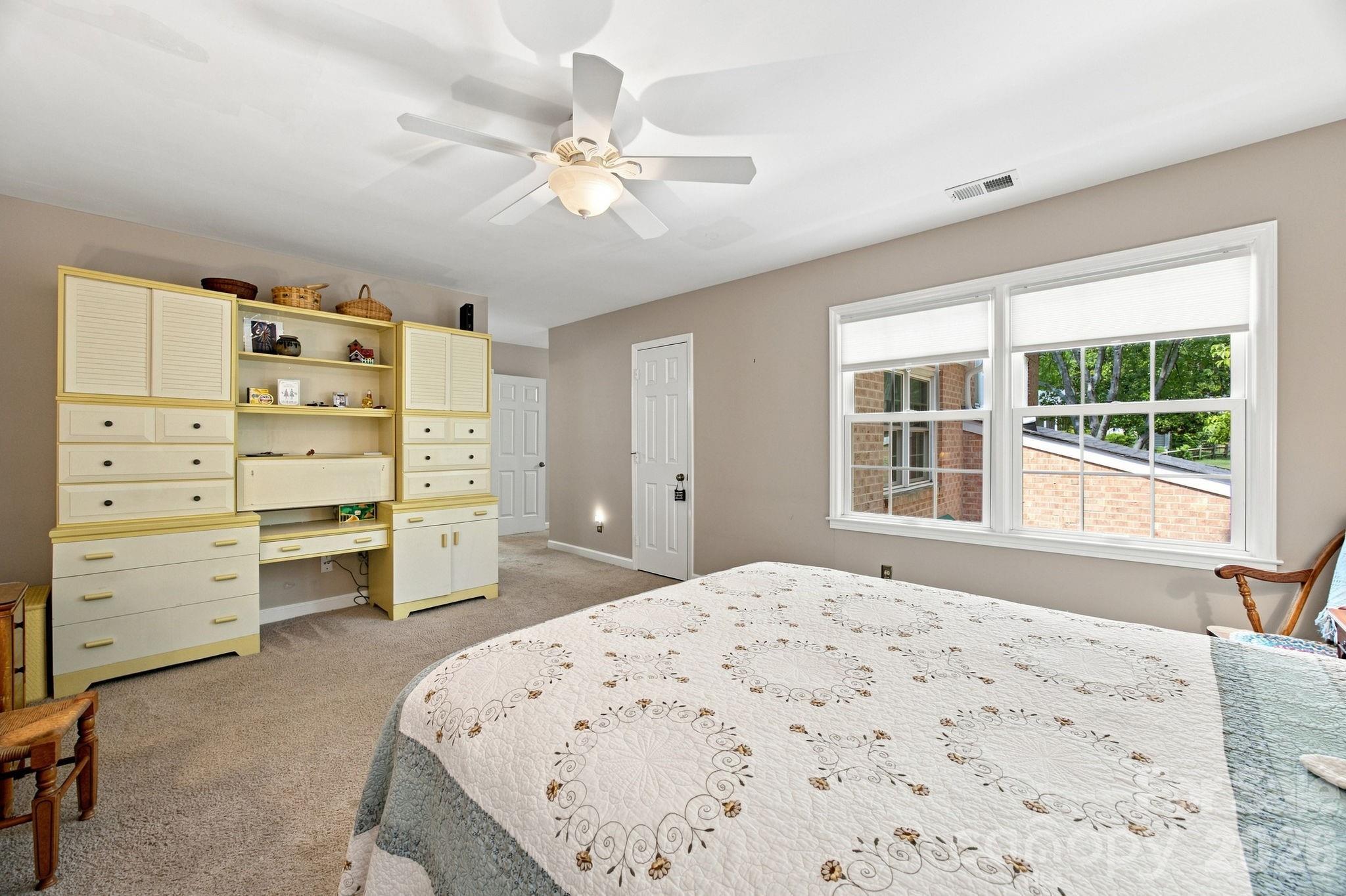 6836 Dumbarton Drive Property Photo 19
