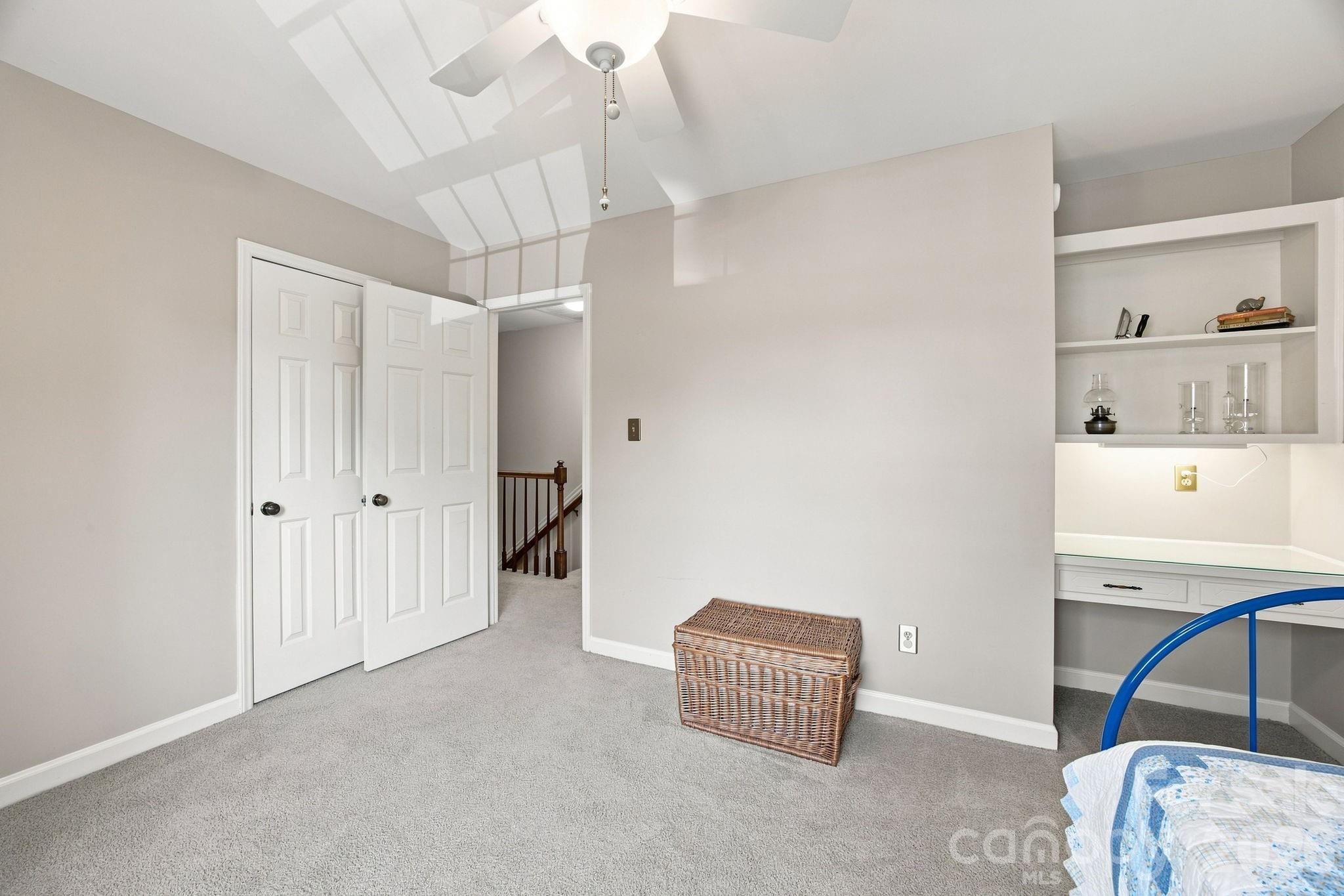 6836 Dumbarton Drive Property Photo 27