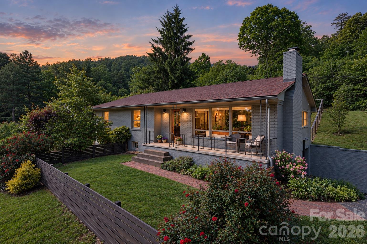 301 Stratford Road Property Photo 1