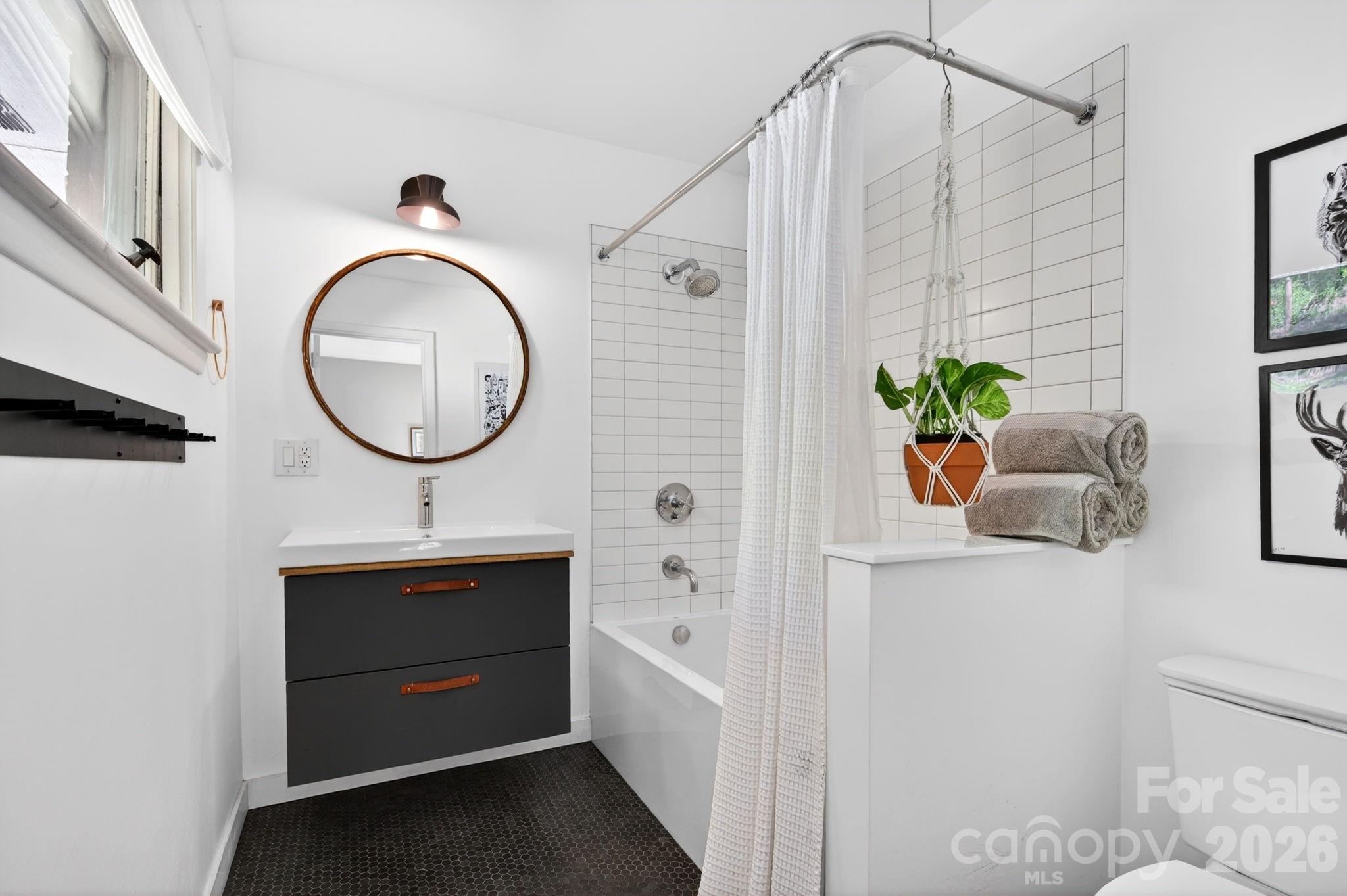 301 Stratford Road Property Photo 18