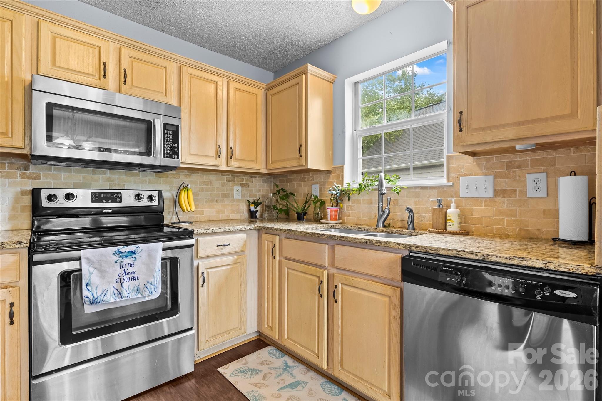 9005 Little Hampton Place Property Photo 11