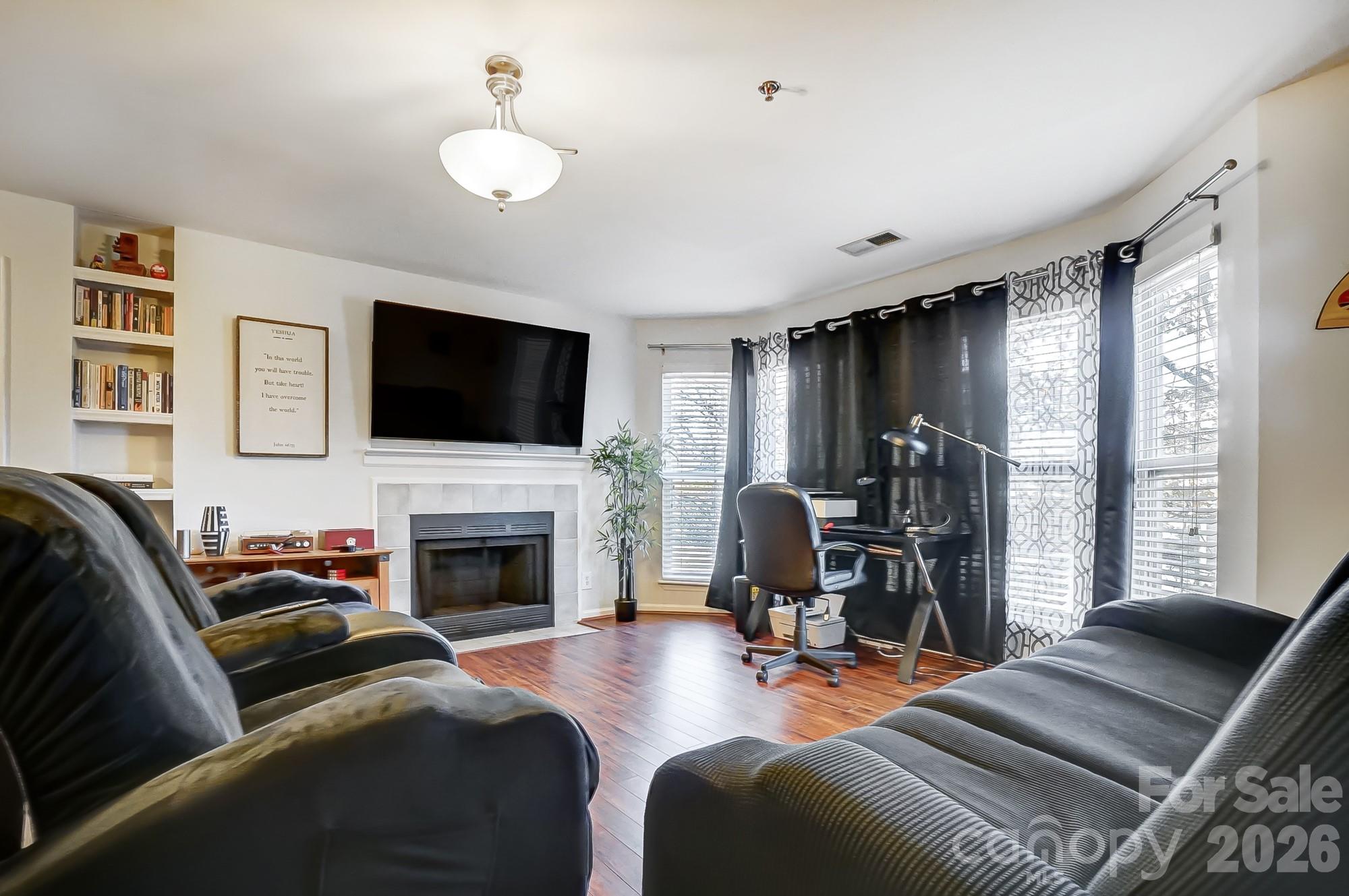 529 N Graham Street 2i Property Photo 2