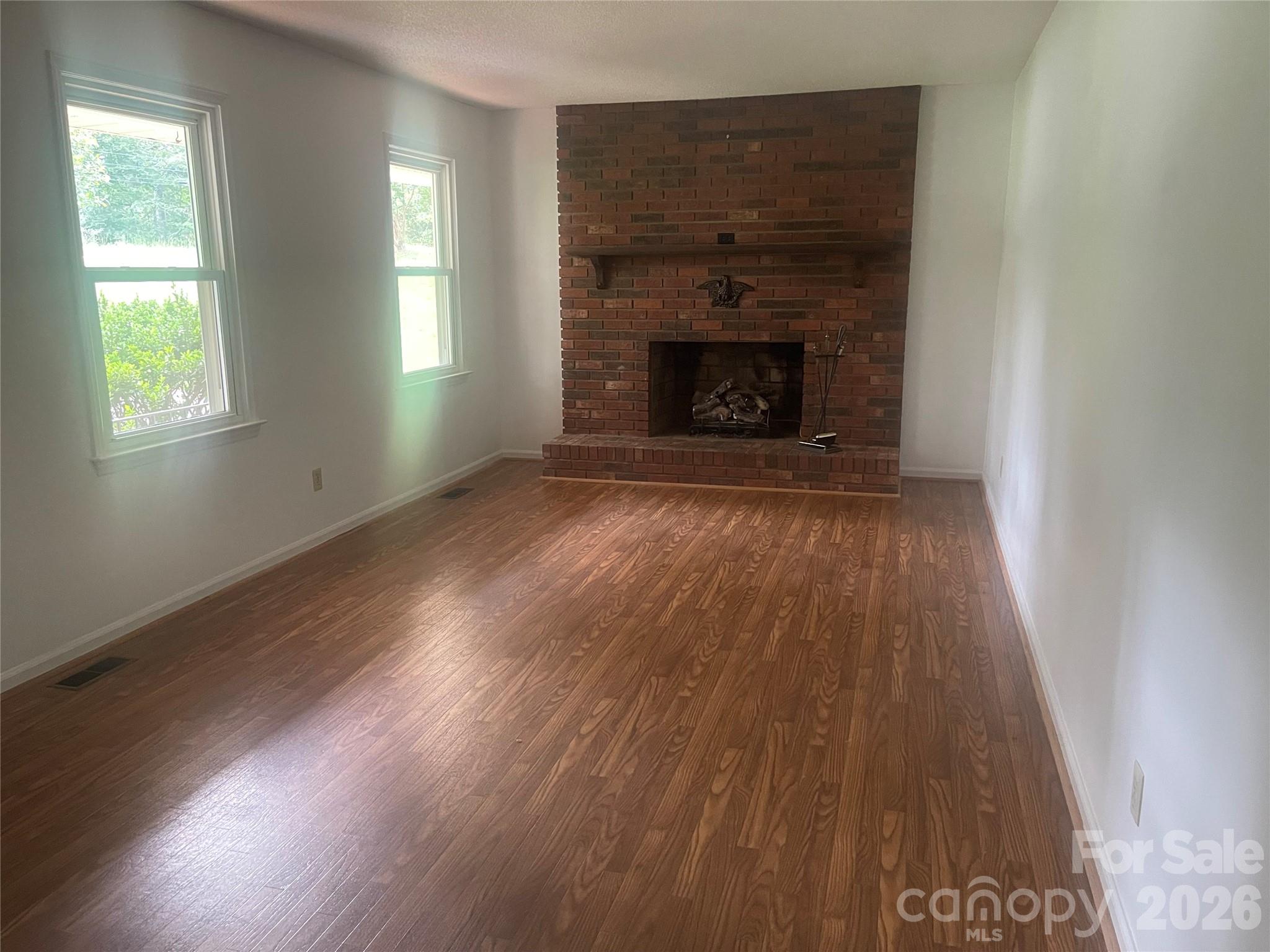 187 River Hills Drive Property Photo 3