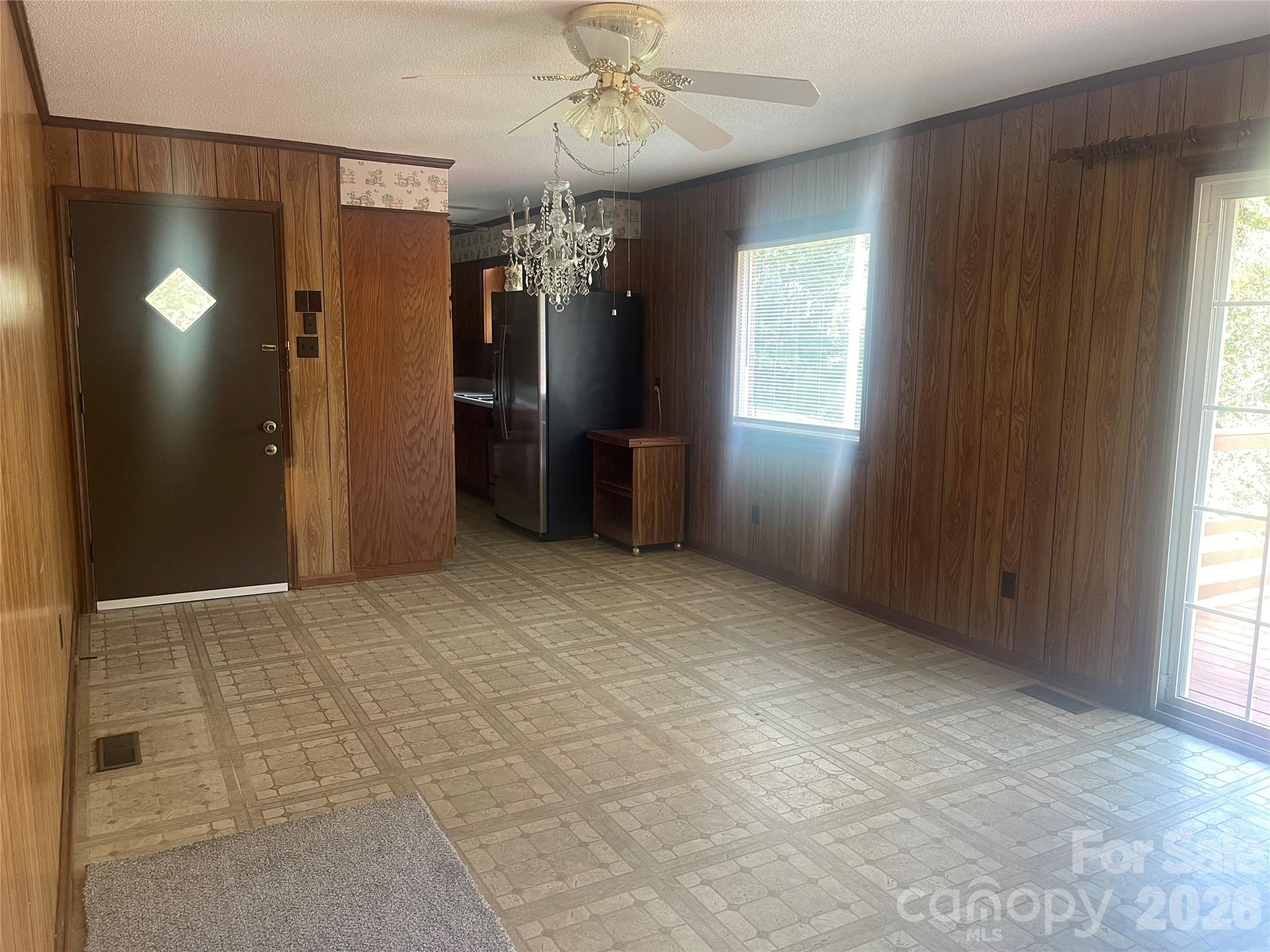 187 River Hills Drive Property Photo 11