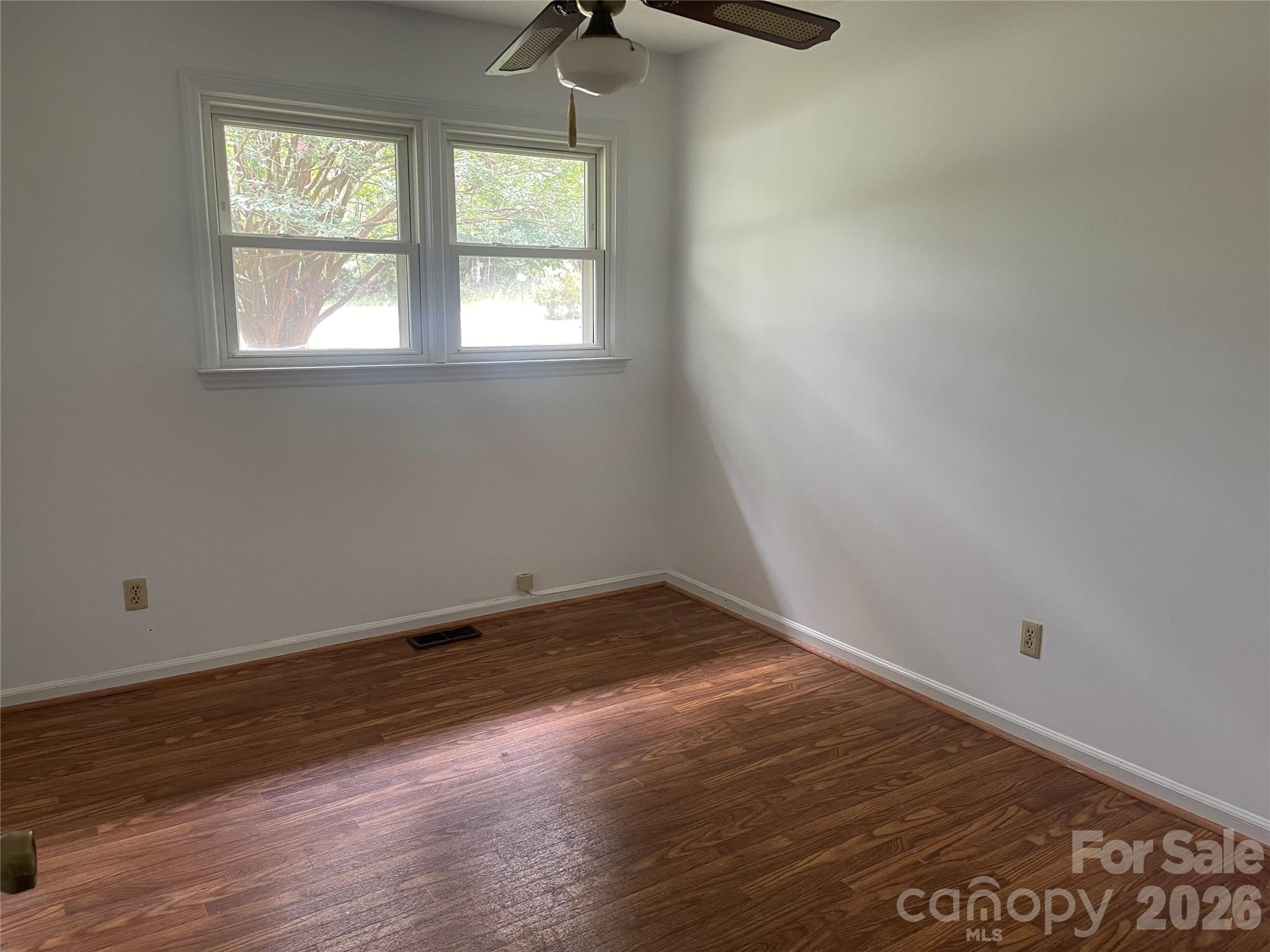187 River Hills Drive Property Photo 13