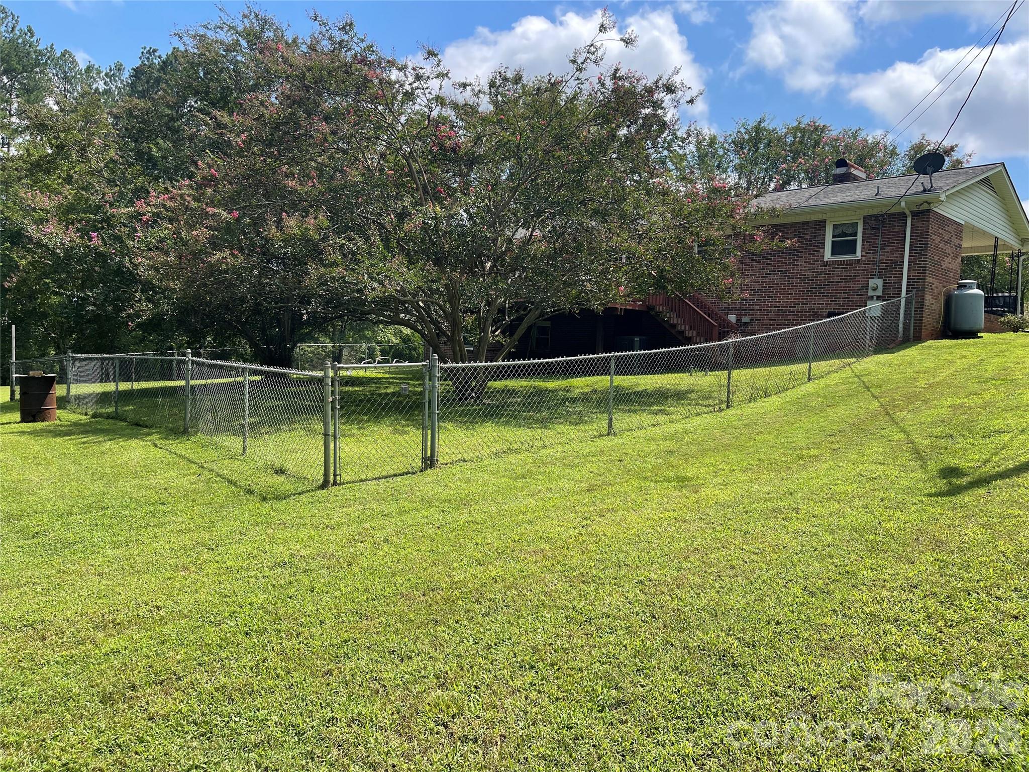 187 River Hills Drive Property Photo 21