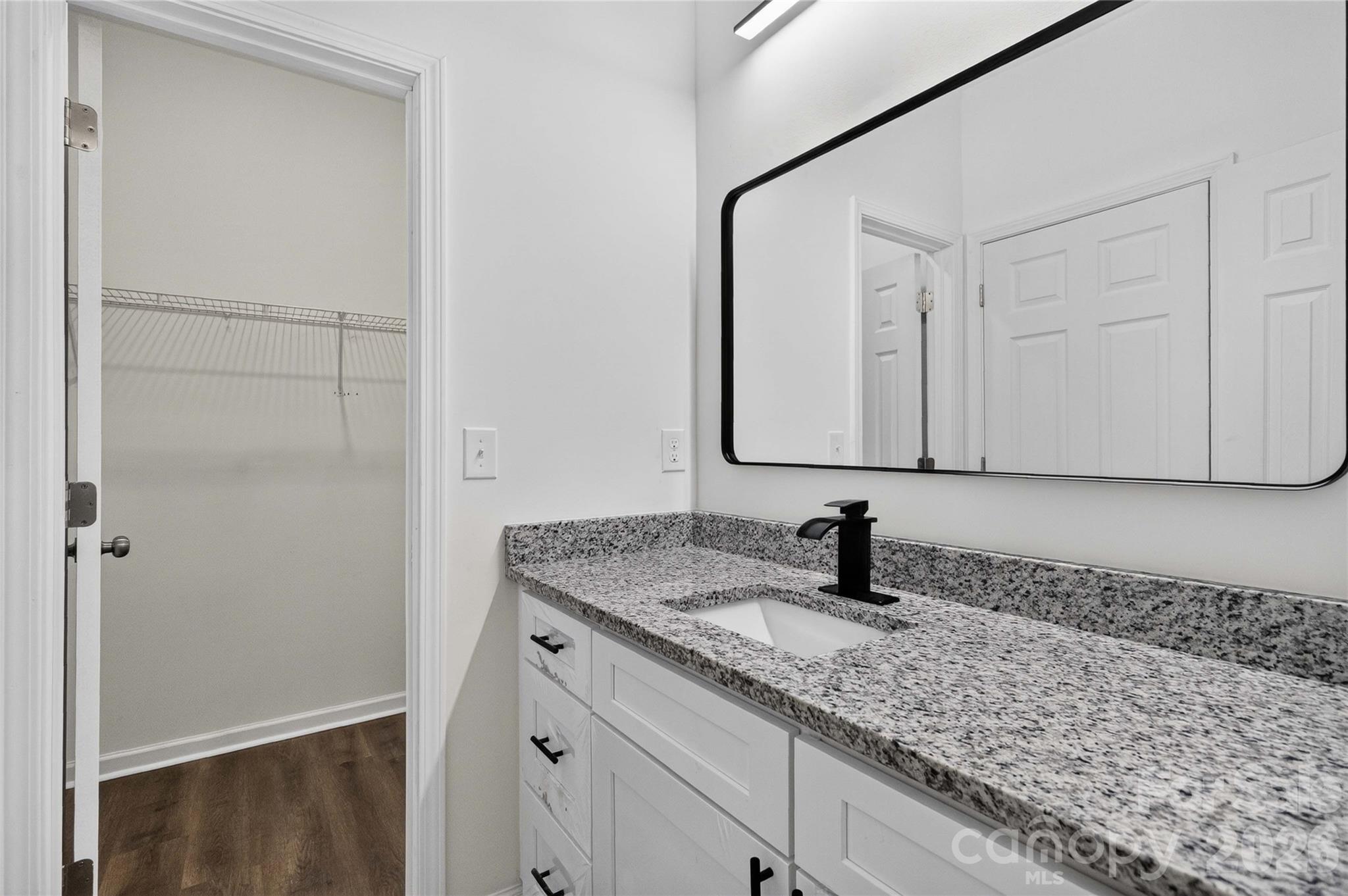2110 Pinnacle View Drive Property Photo 12