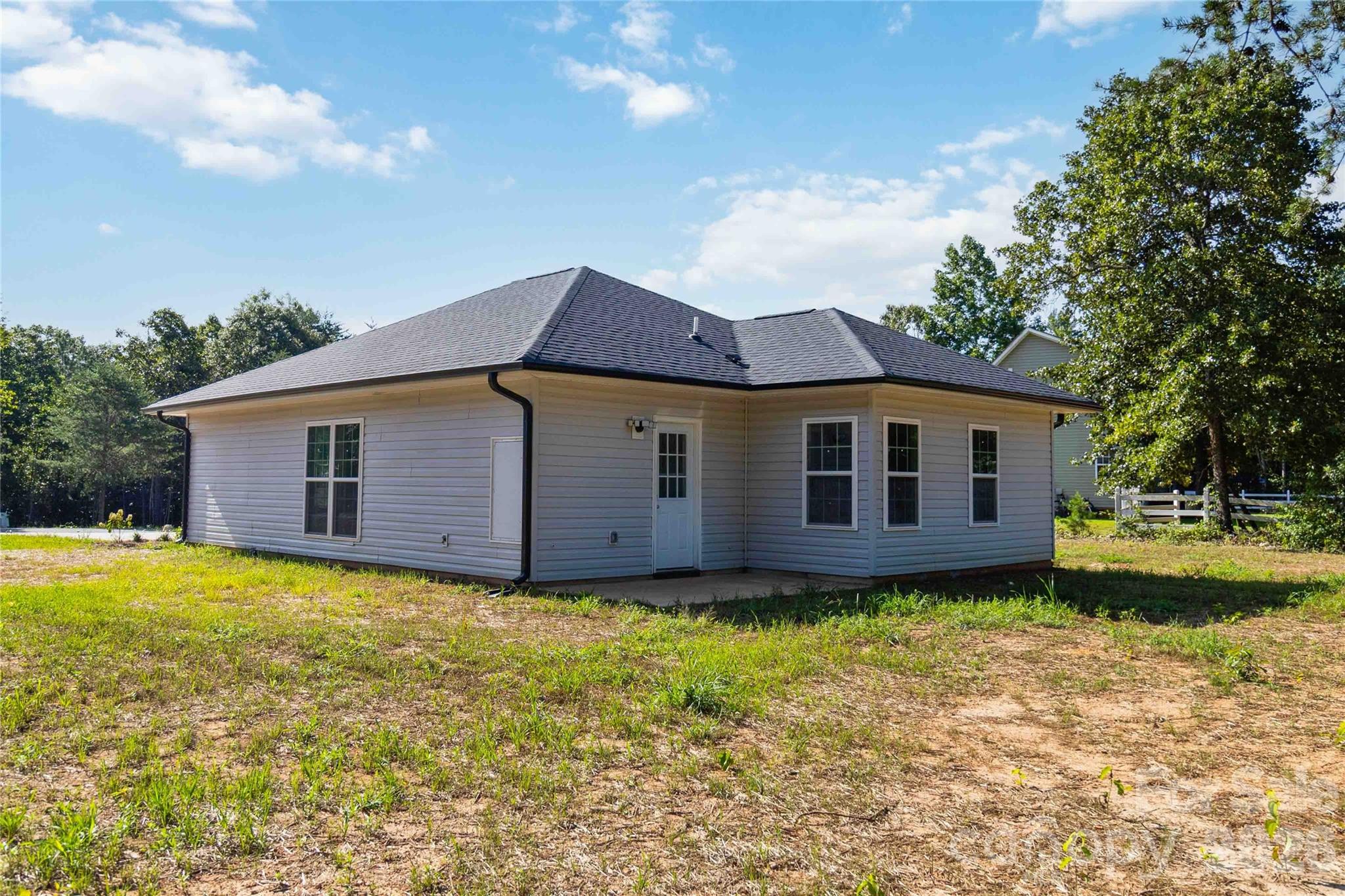 2110 Pinnacle View Drive Property Photo 14