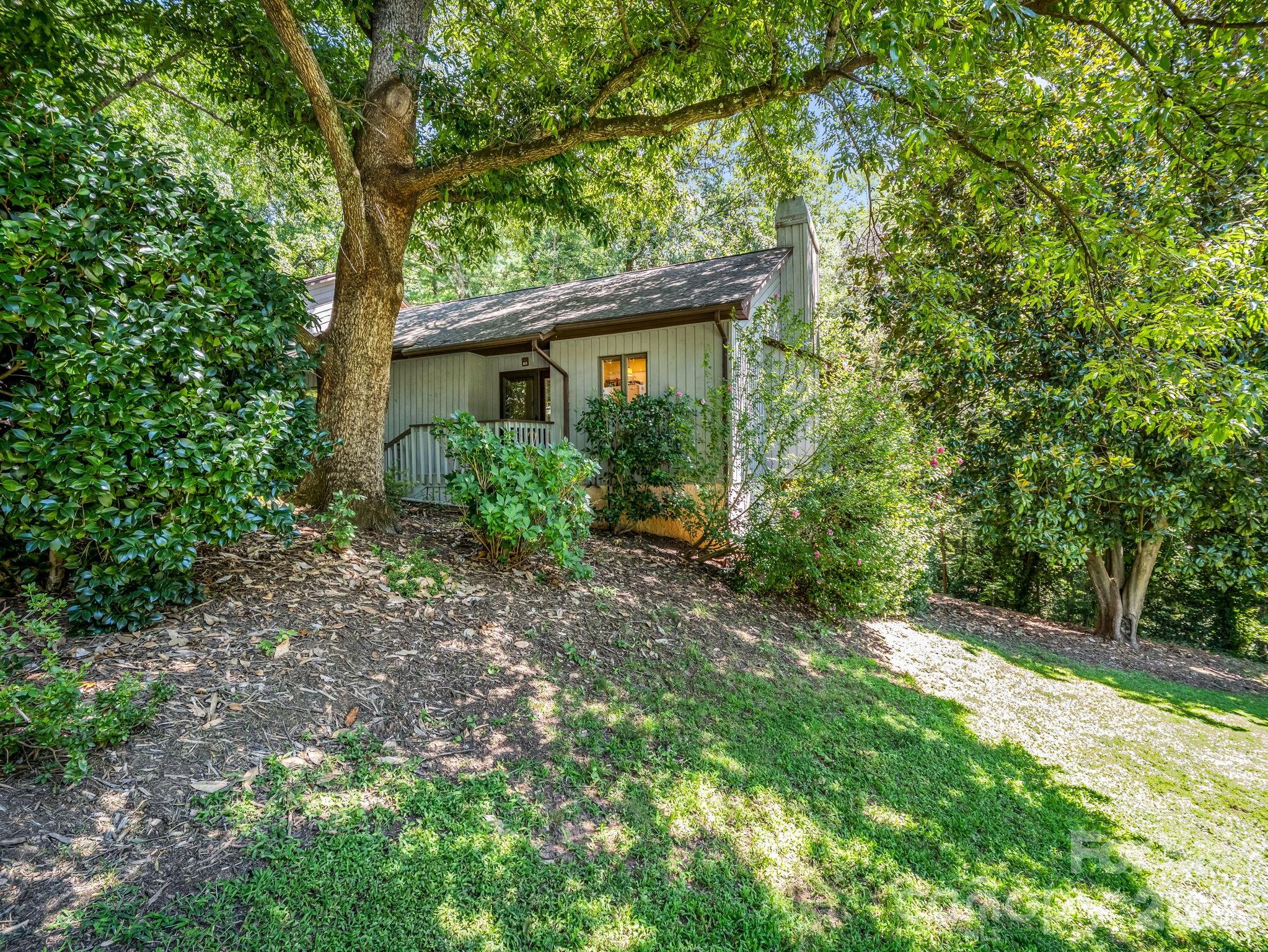 335 Melrose Avenue 111 Property Photo 1
