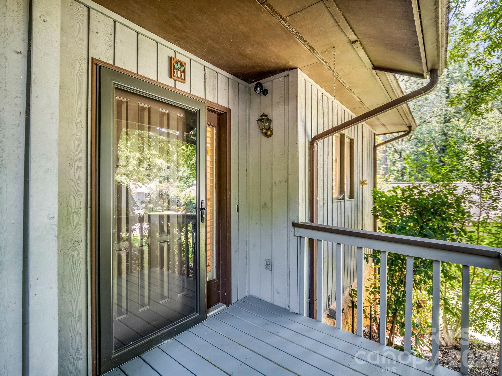 335 Melrose Avenue 111 Property Photo 2