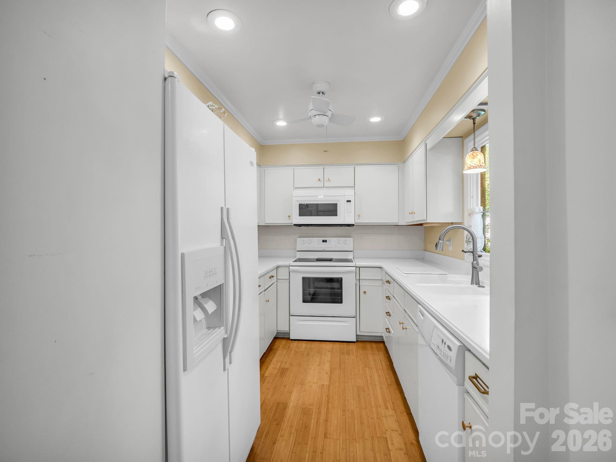 335 Melrose Avenue 111 Property Photo 9