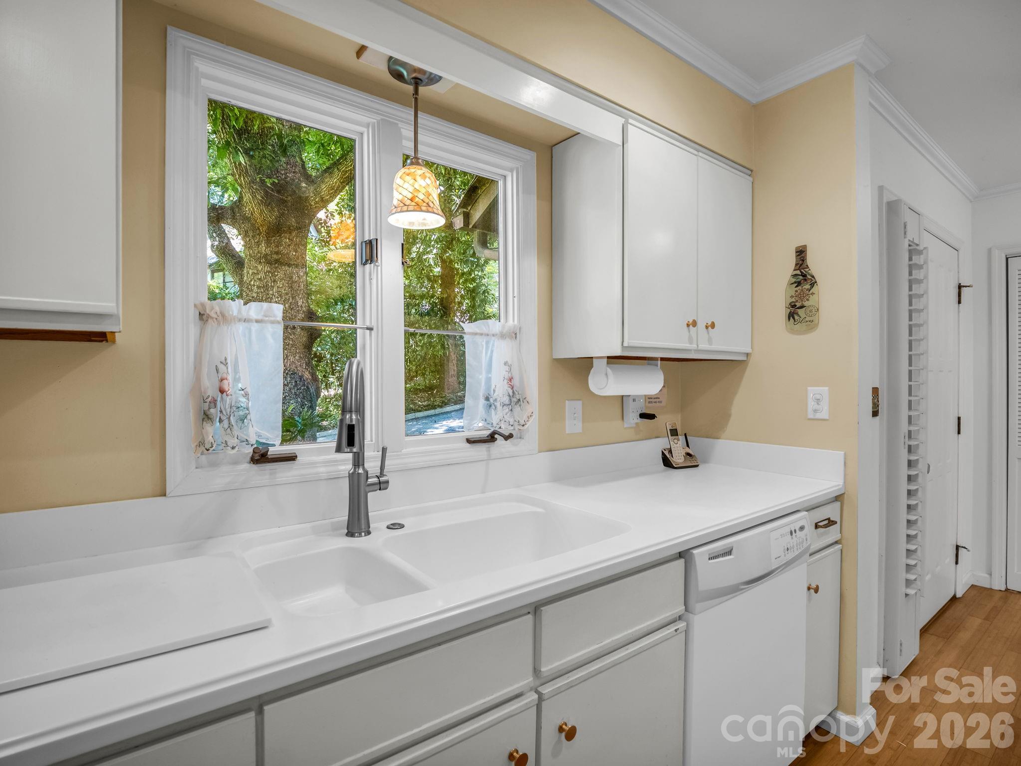 335 Melrose Avenue 111 Property Photo 13