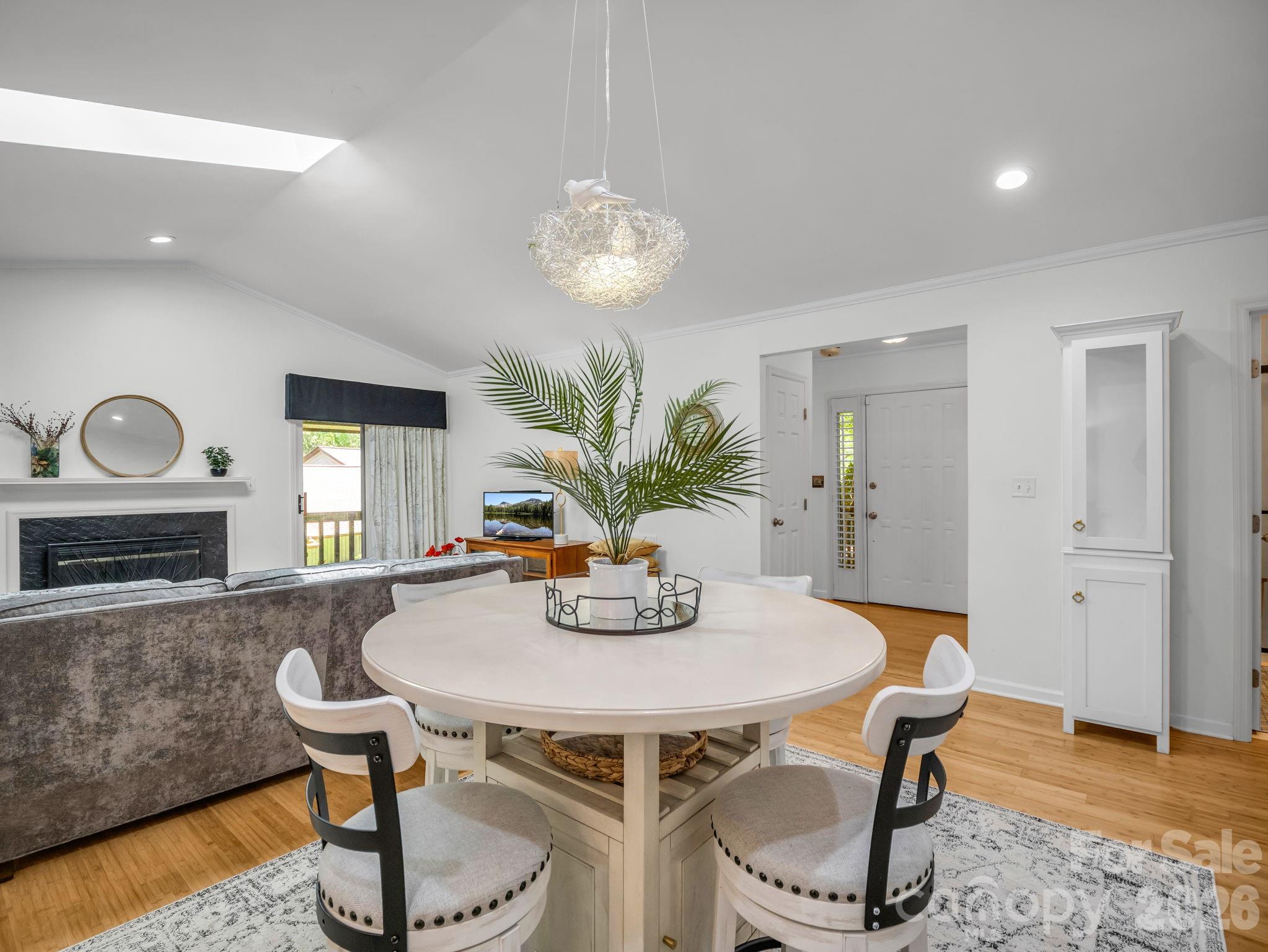 335 Melrose Avenue 111 Property Photo 16