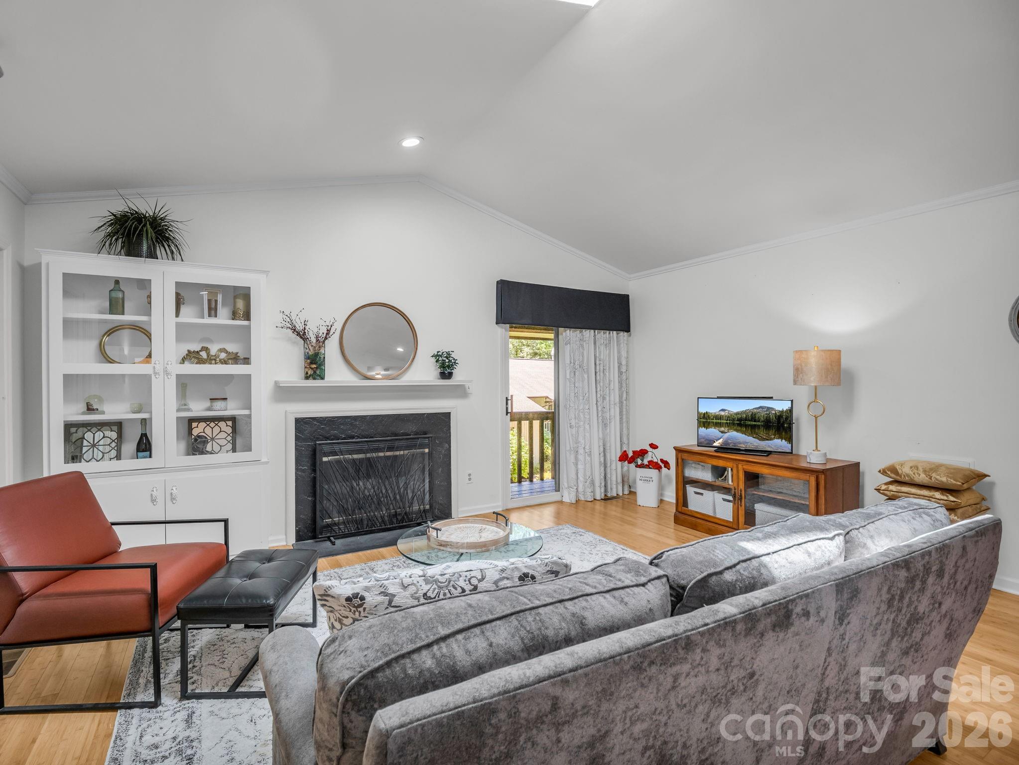 335 Melrose Avenue 111 Property Photo 17