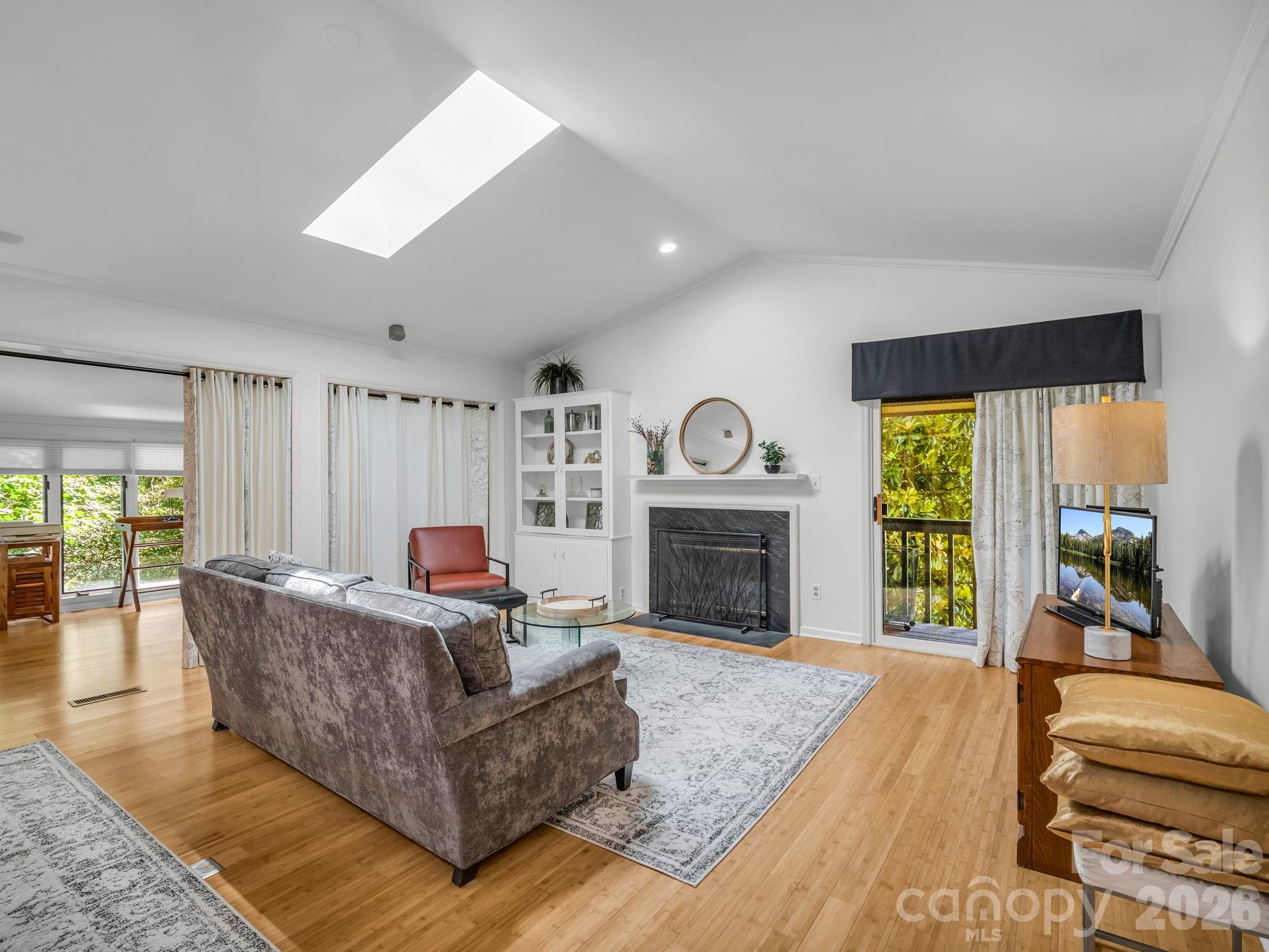 335 Melrose Avenue 111 Property Photo 18