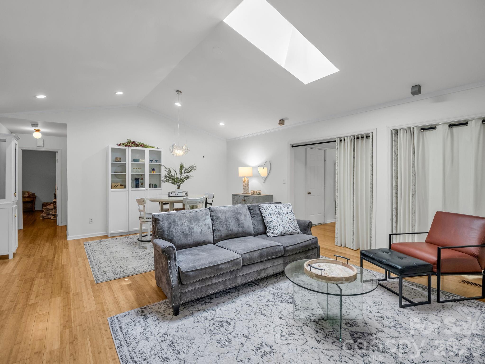 335 Melrose Avenue 111 Property Photo 20