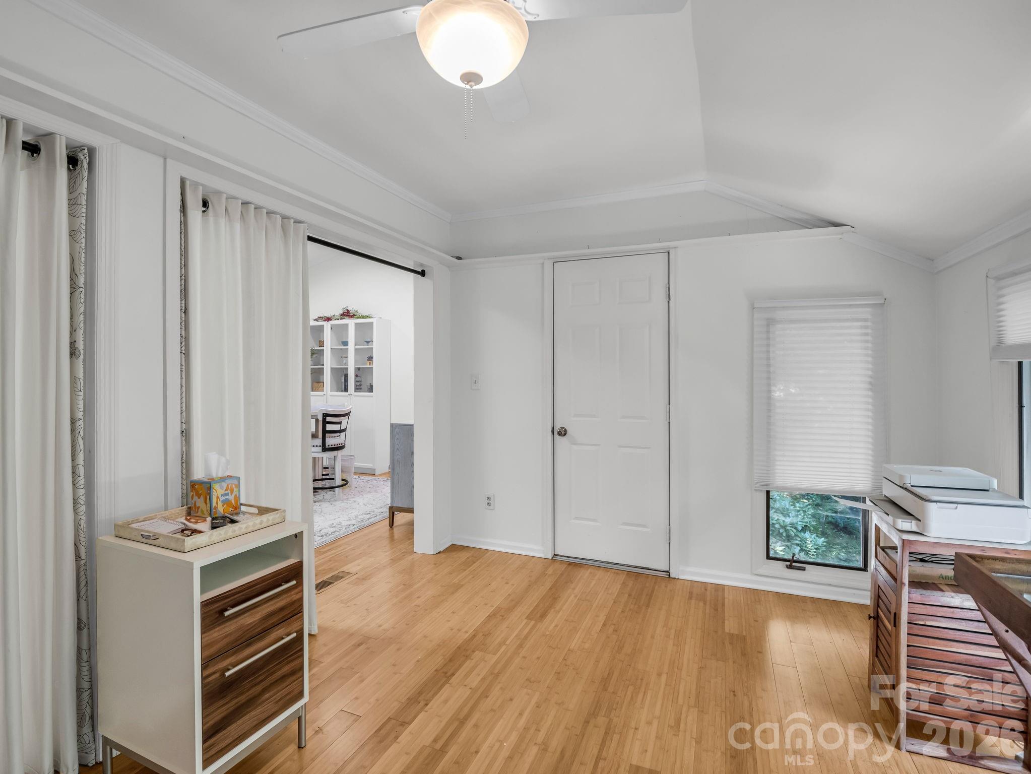 335 Melrose Avenue 111 Property Photo 22