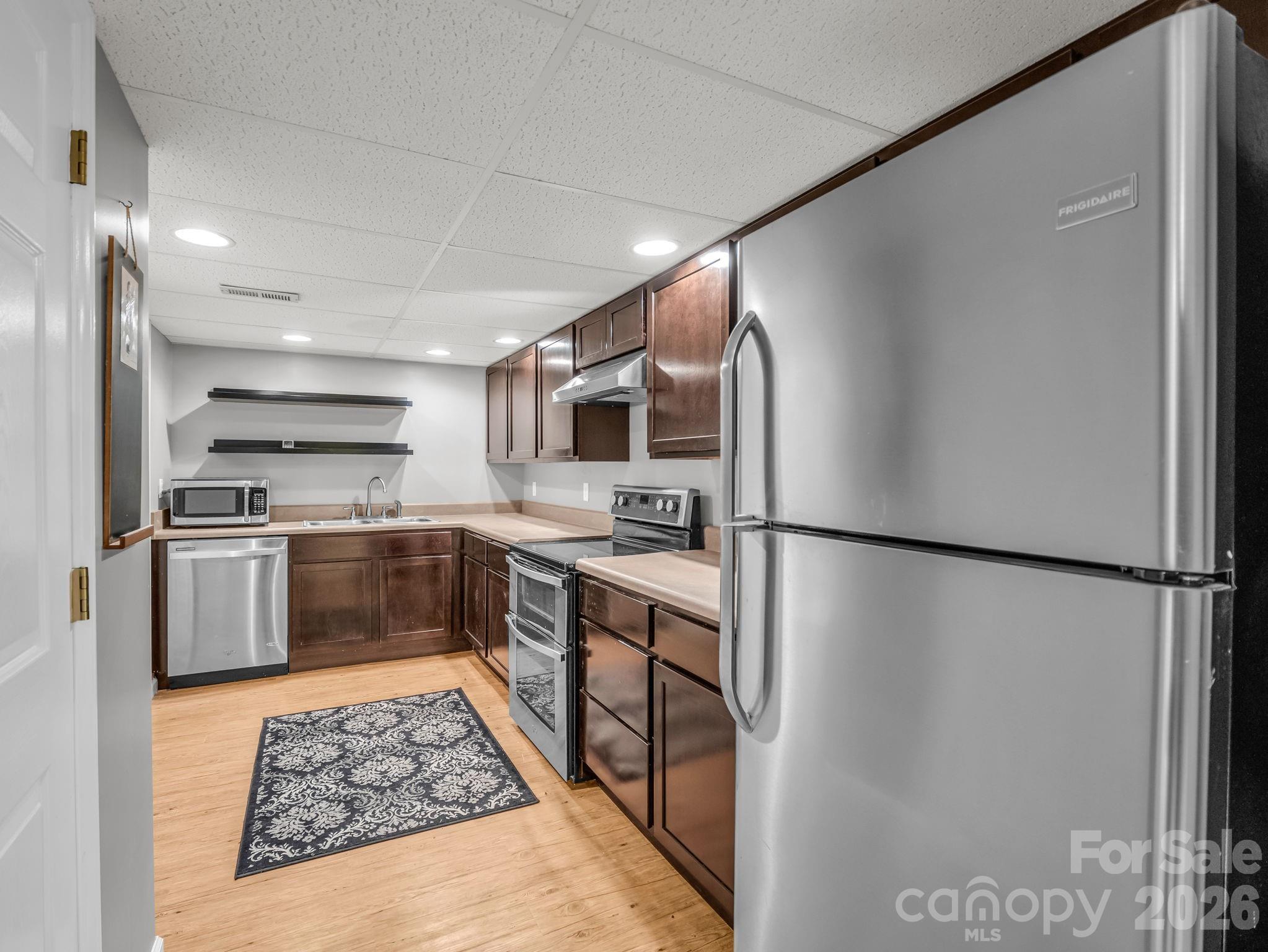 335 Melrose Avenue 111 Property Photo 34