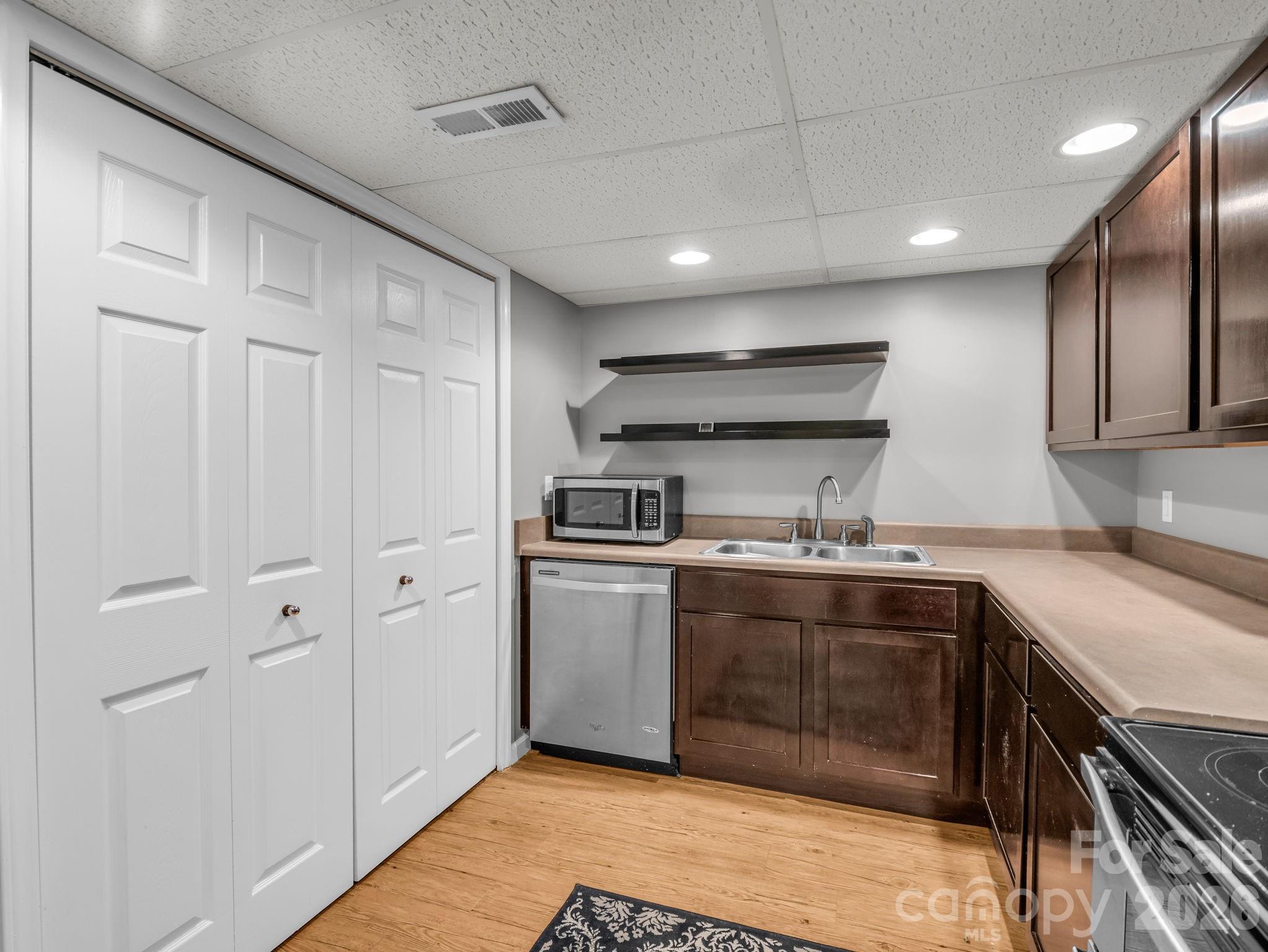 335 Melrose Avenue 111 Property Photo 35