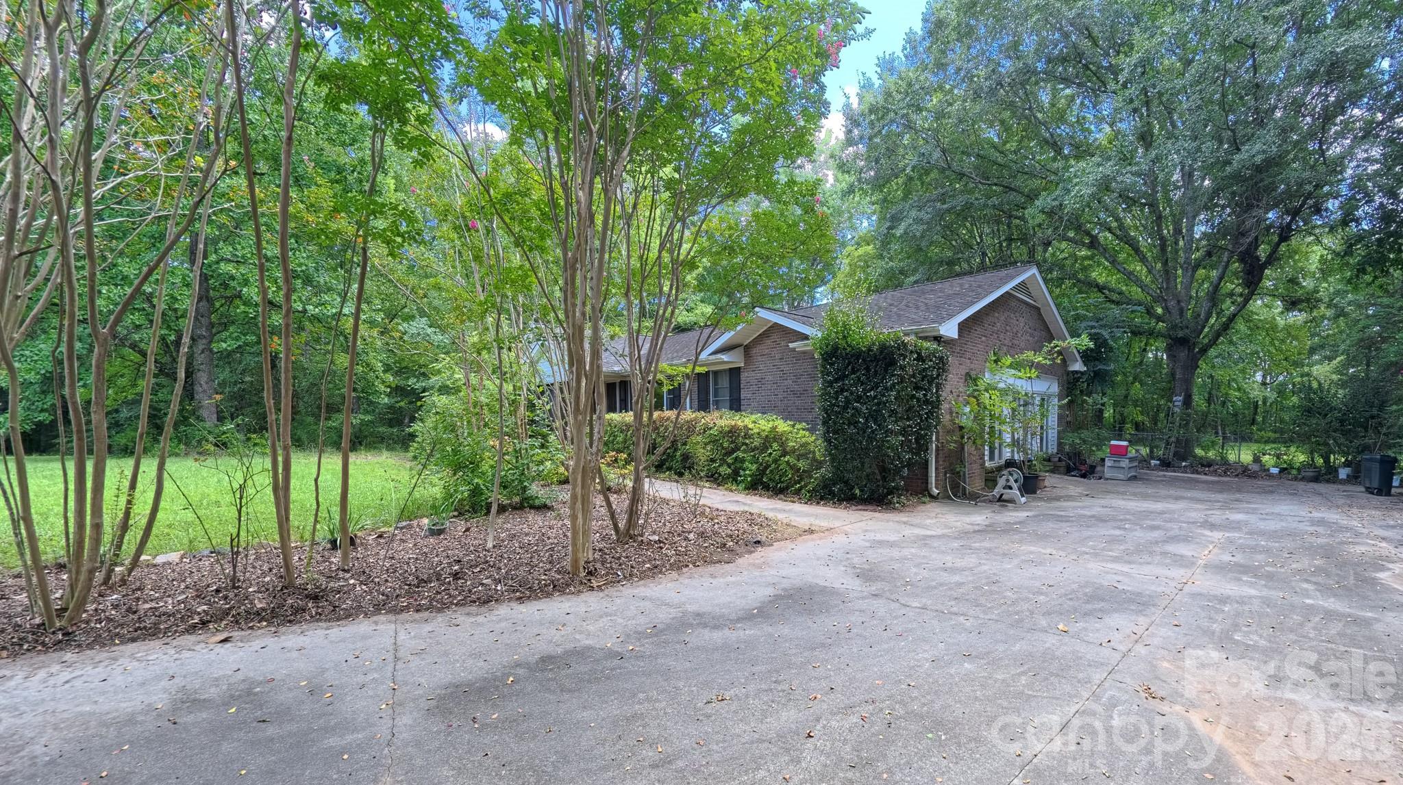3550 Tree Line Drive Property Photo 3