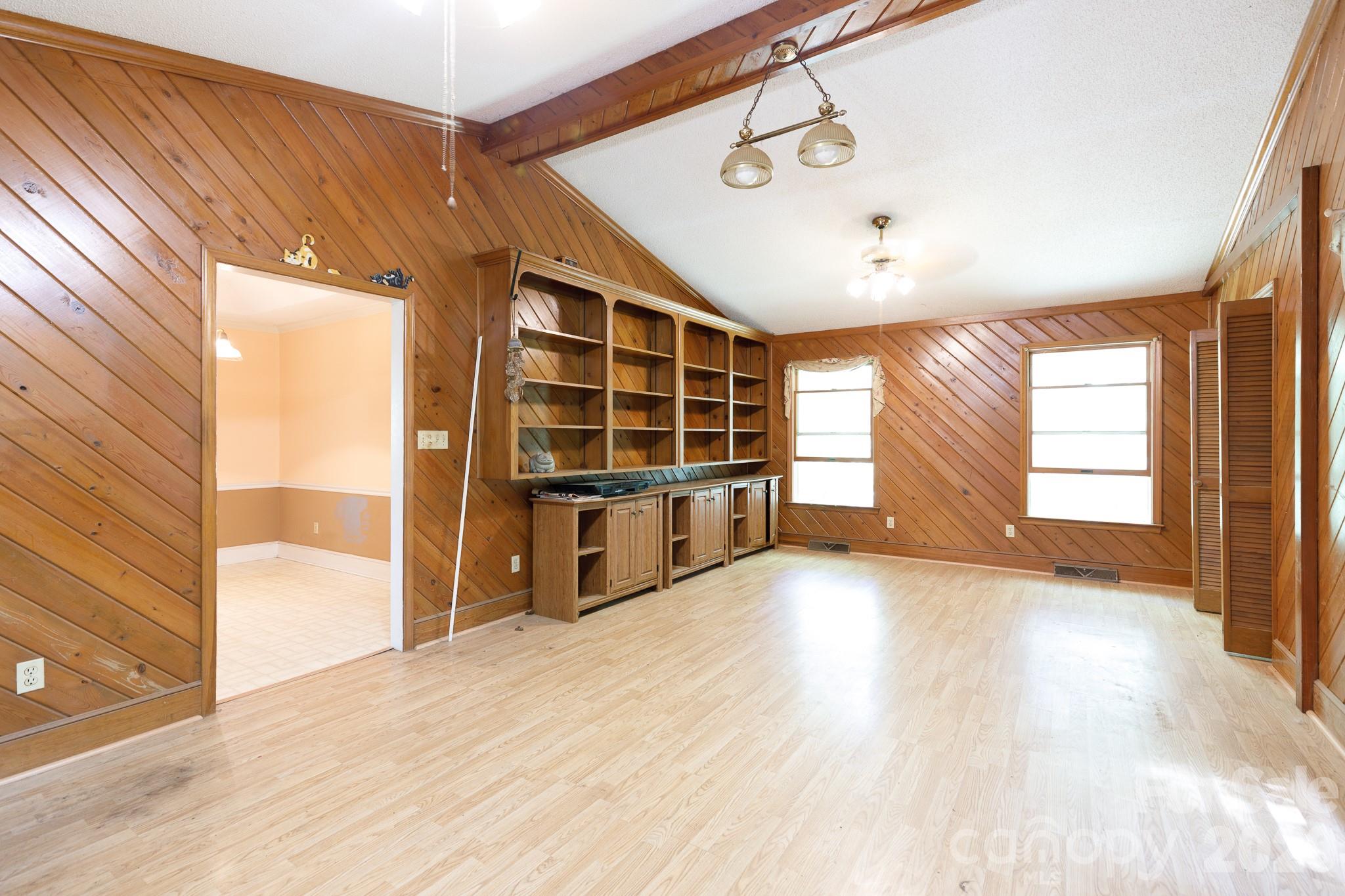 3550 Tree Line Drive Property Photo 13