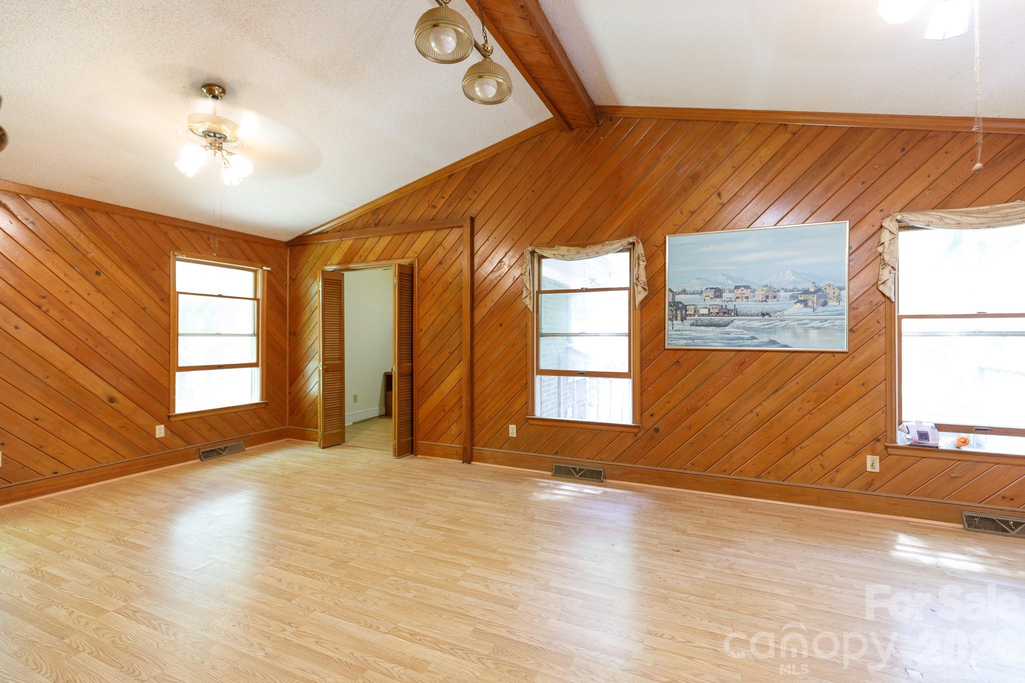 3550 Tree Line Drive Property Photo 14
