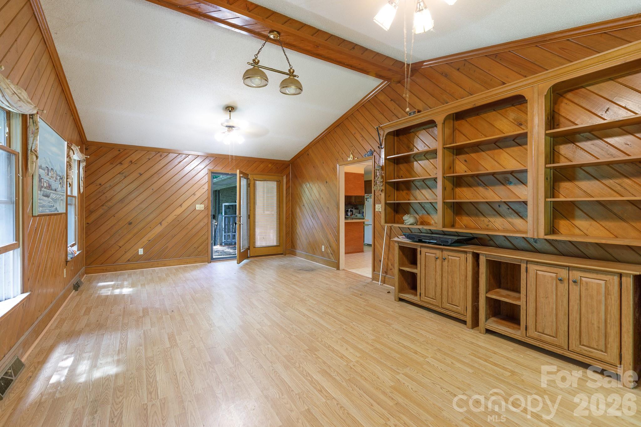3550 Tree Line Drive Property Photo 16