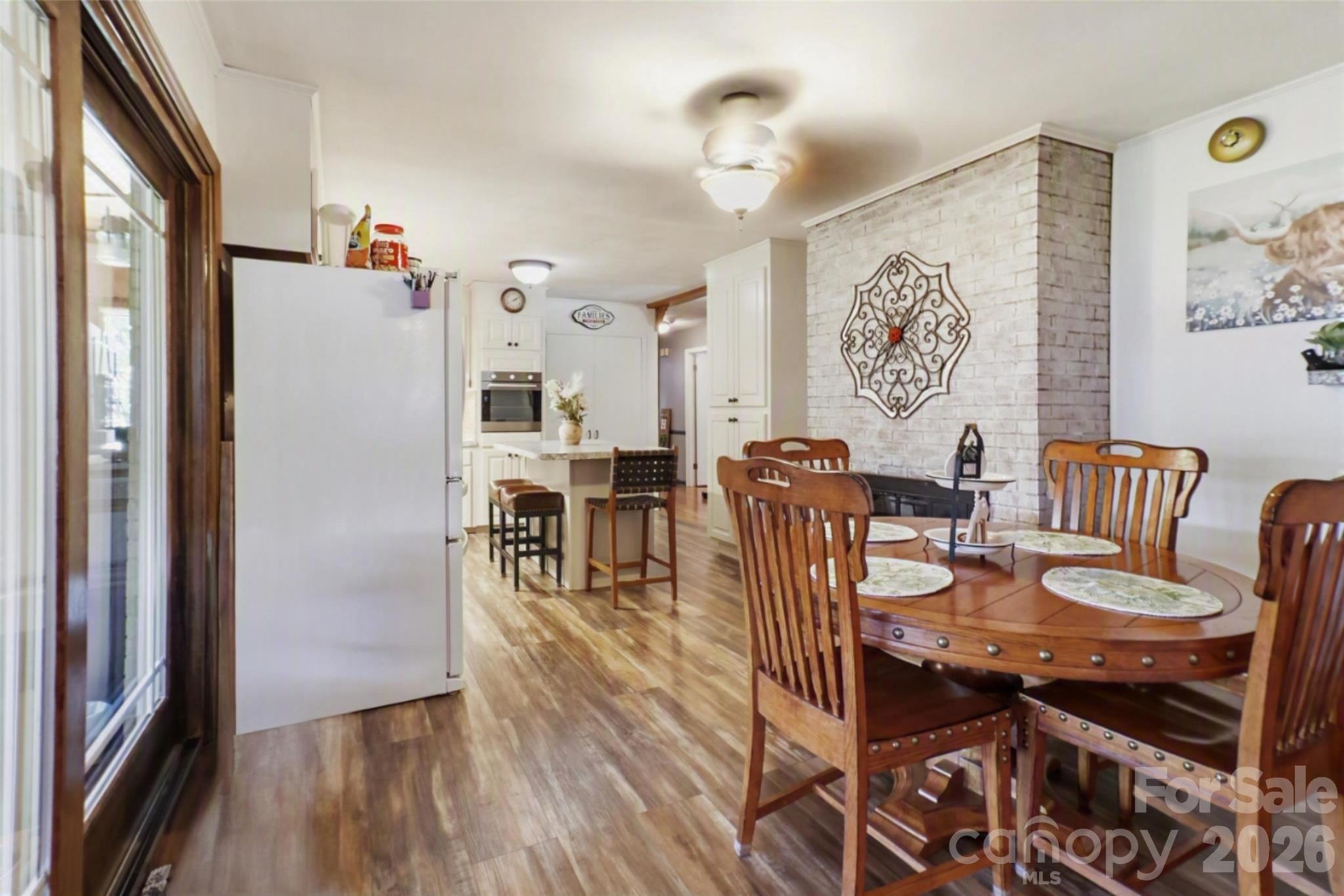 724 Hillcrest Drive Property Photo 12