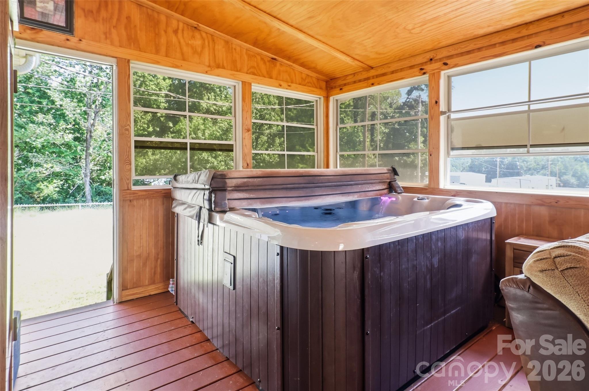 724 Hillcrest Drive Property Photo 15