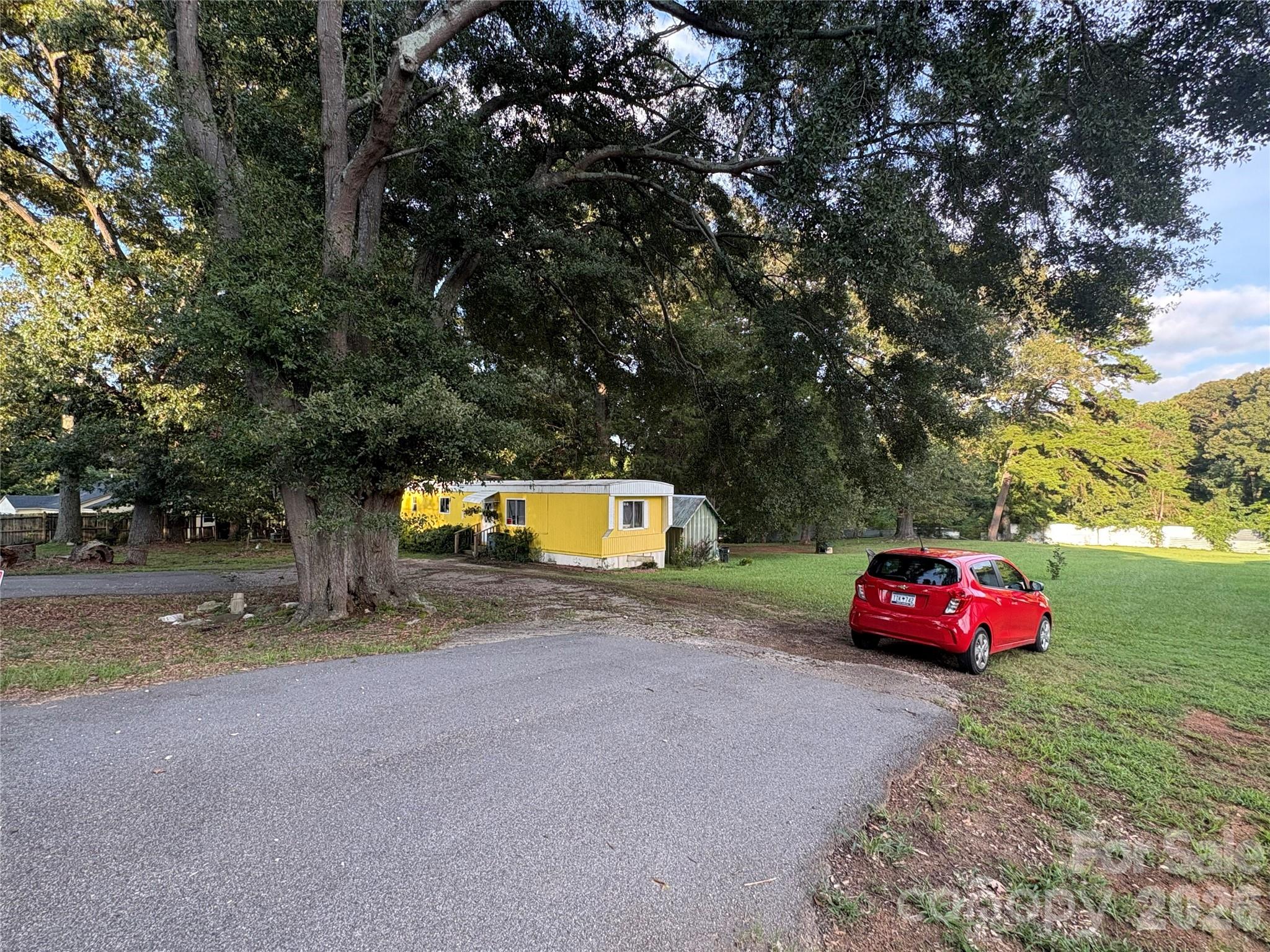 875 Hilldale Drive Property Photo 1