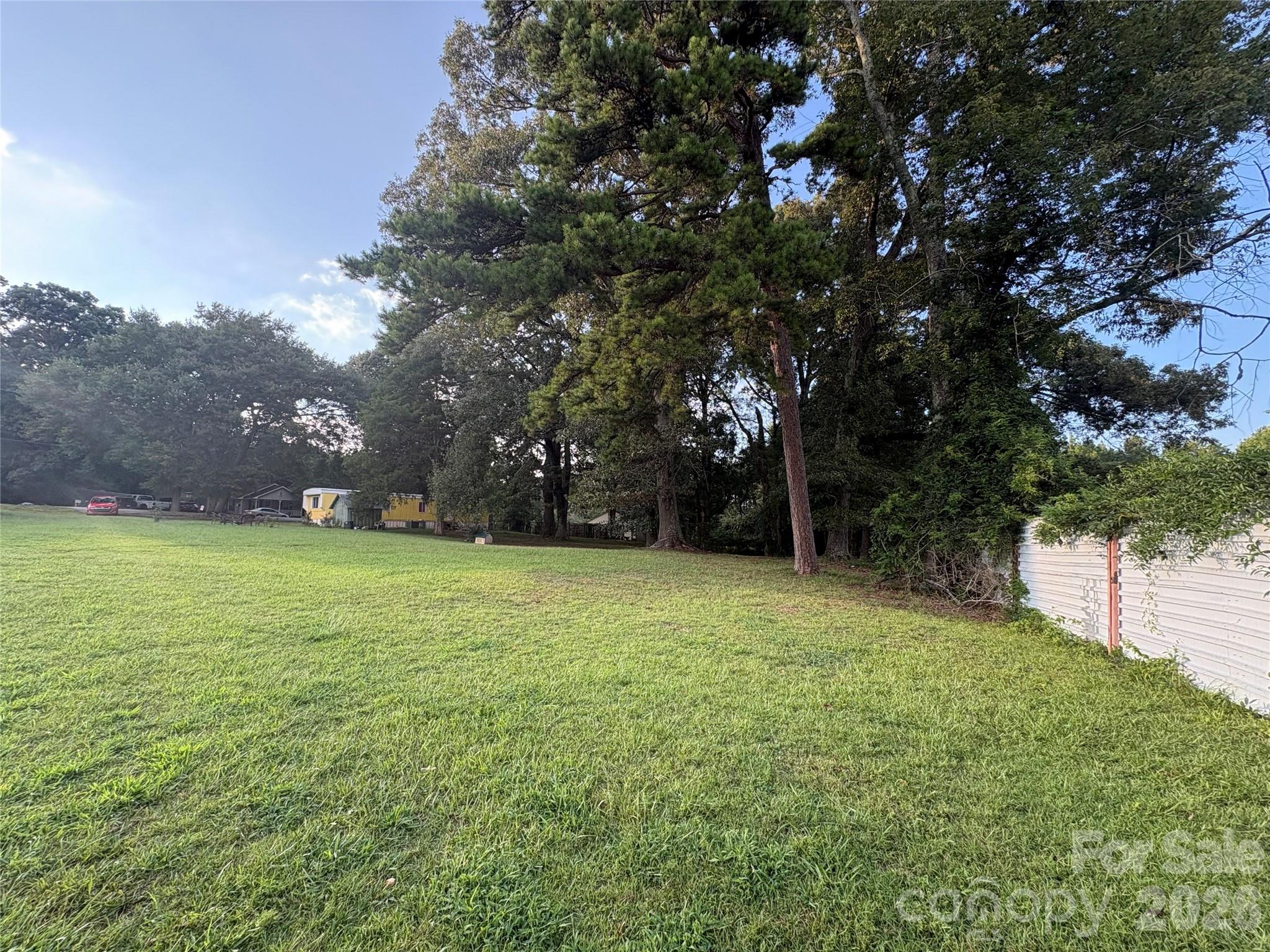 875 Hilldale Drive Property Photo 4