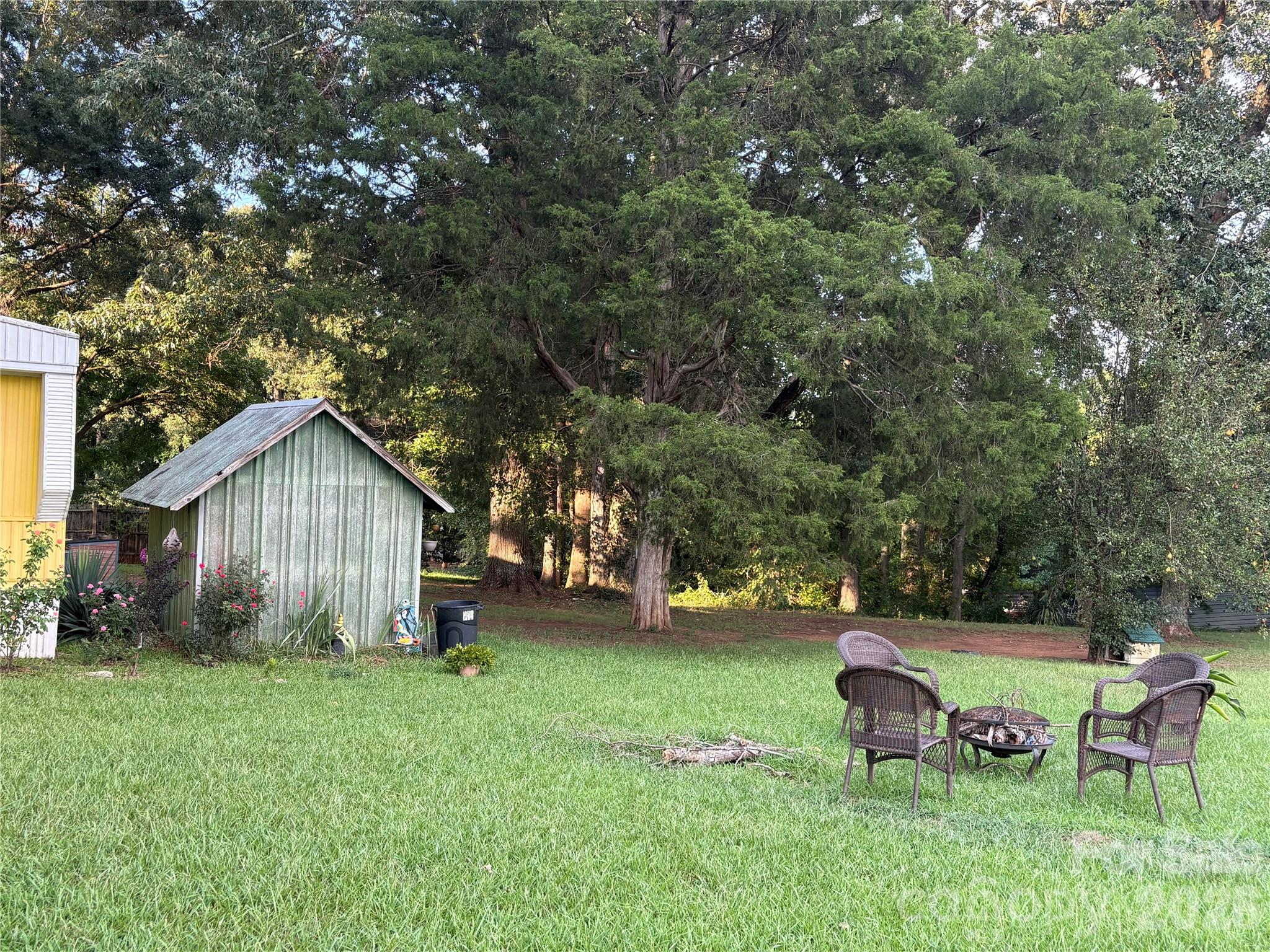 875 Hilldale Drive Property Photo 6